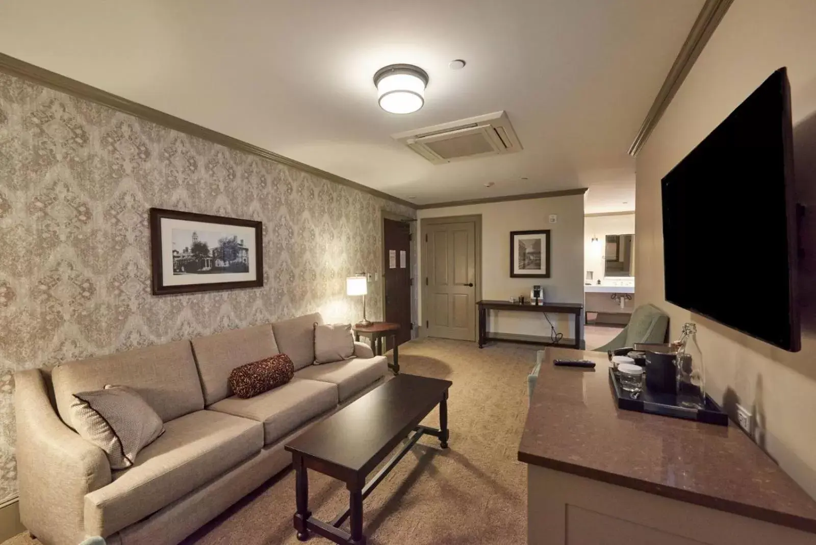 Studio - Disability Access in The Groton Inn Studio - Disability Access in The Groton Inn