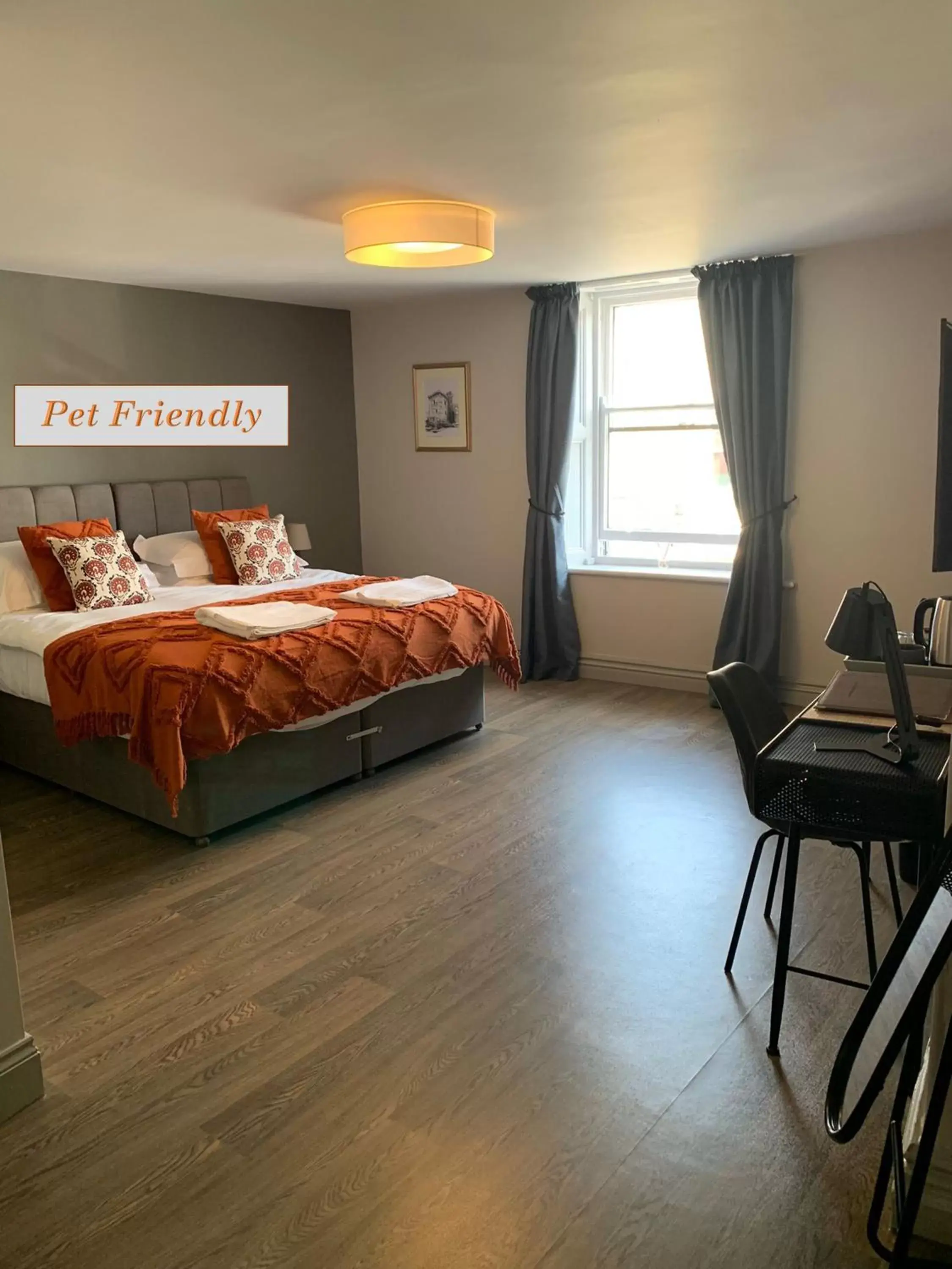 King Room in Victorian Tap King Room in Victorian Tap