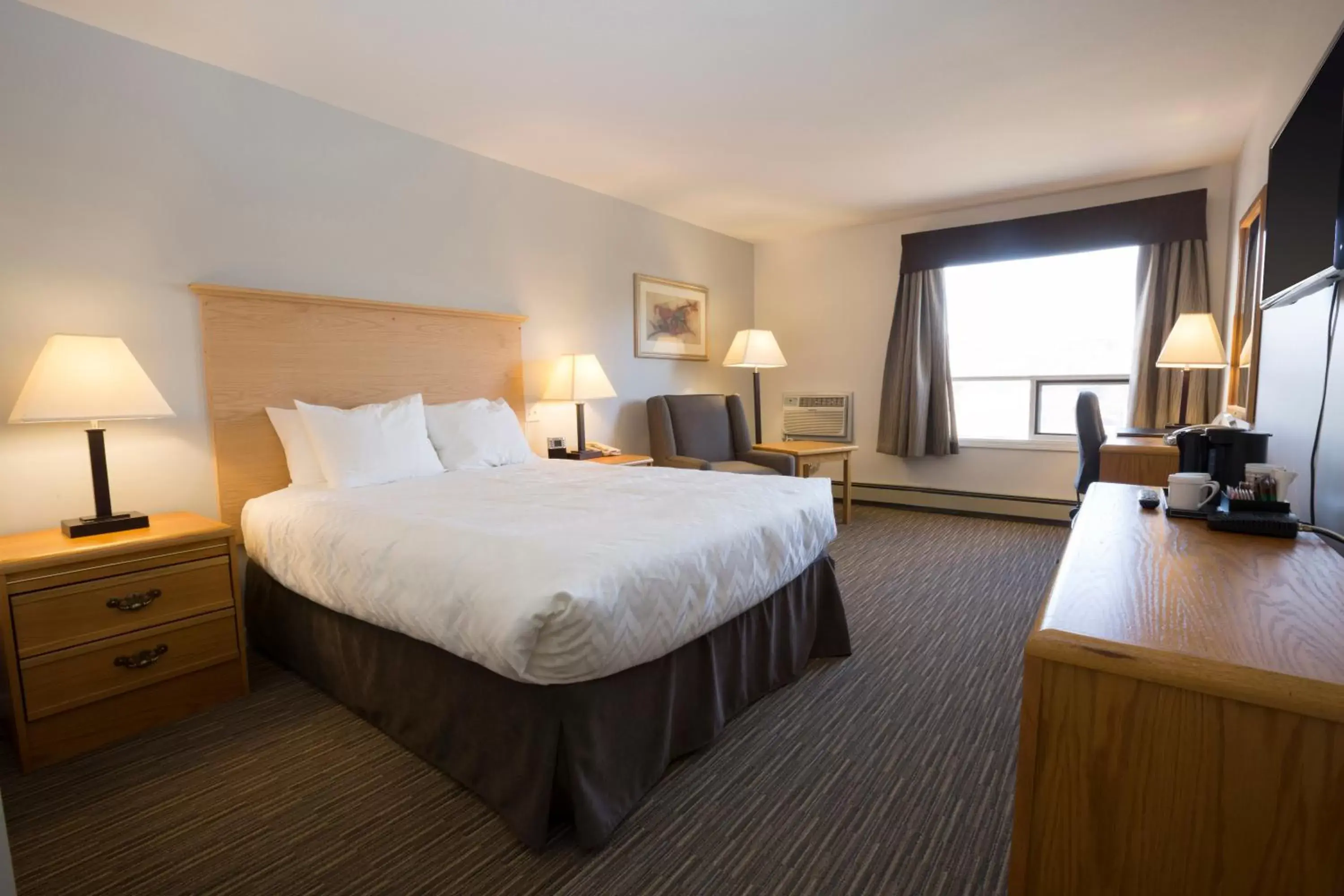 Queen Room - Non-Smoking in Tower Inn & Suites Queen Room - Non-Smoking in Tower Inn & Suites