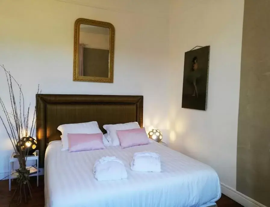 Deluxe Double Room with Bath - single occupancy in Villa Hortebise Deluxe Double Room with Bath - single occupancy in Villa Hortebise