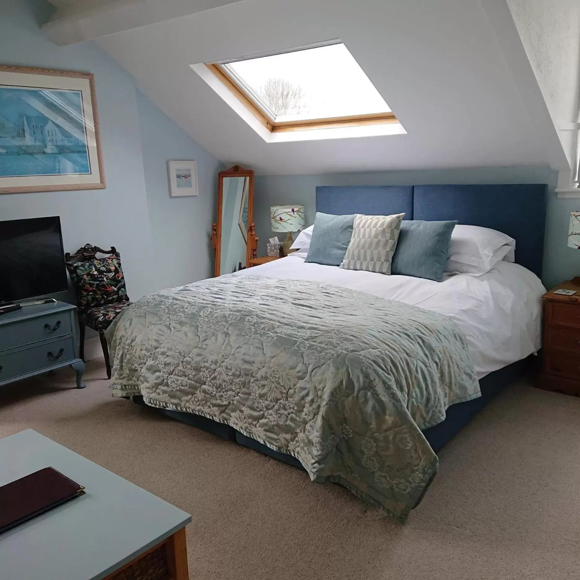 Deluxe Double or Twin Room in Barnabas House Deluxe Double or Twin Room in Barnabas House