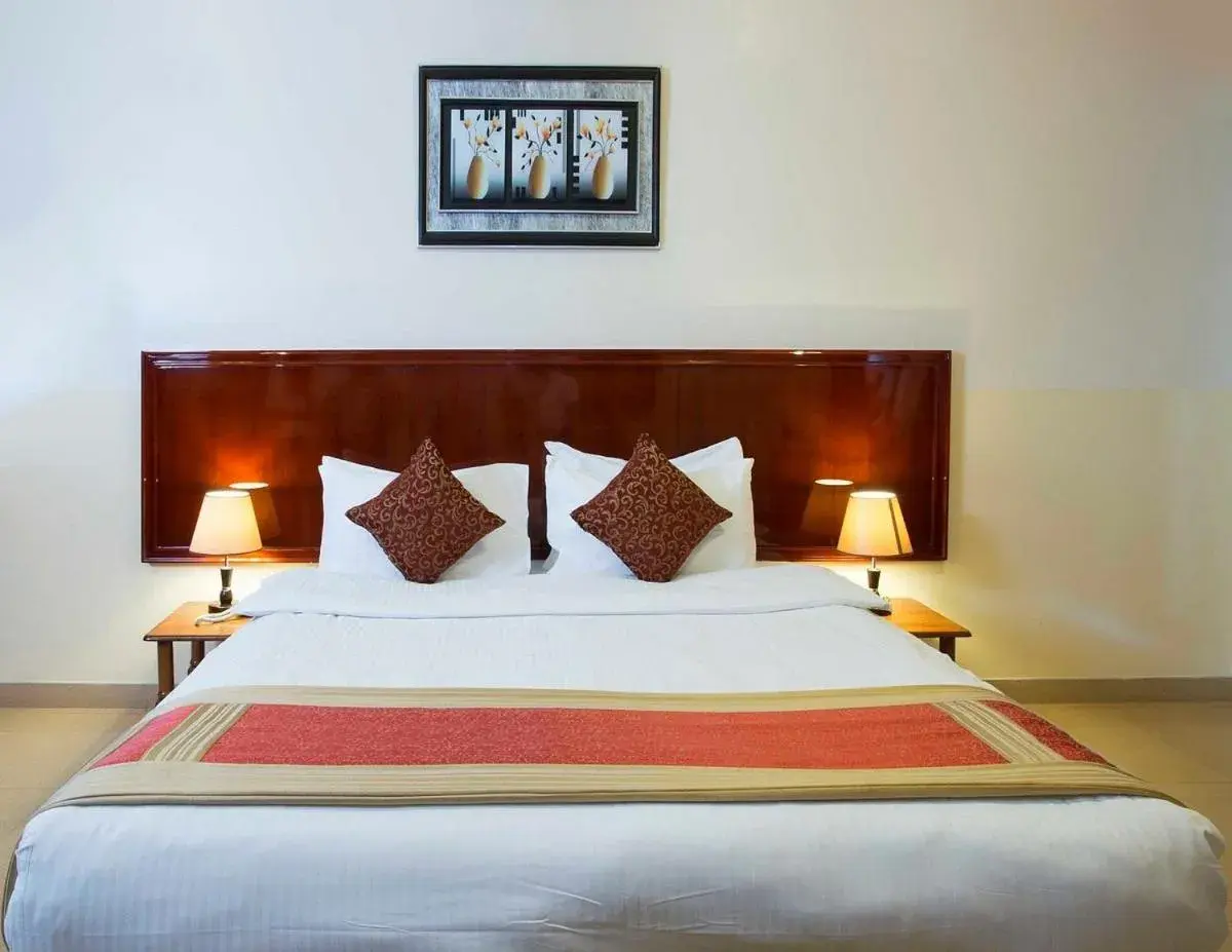 2-Bedroom Suite in Safeer Plaza Hotel 2-Bedroom Suite in Safeer Plaza Hotel