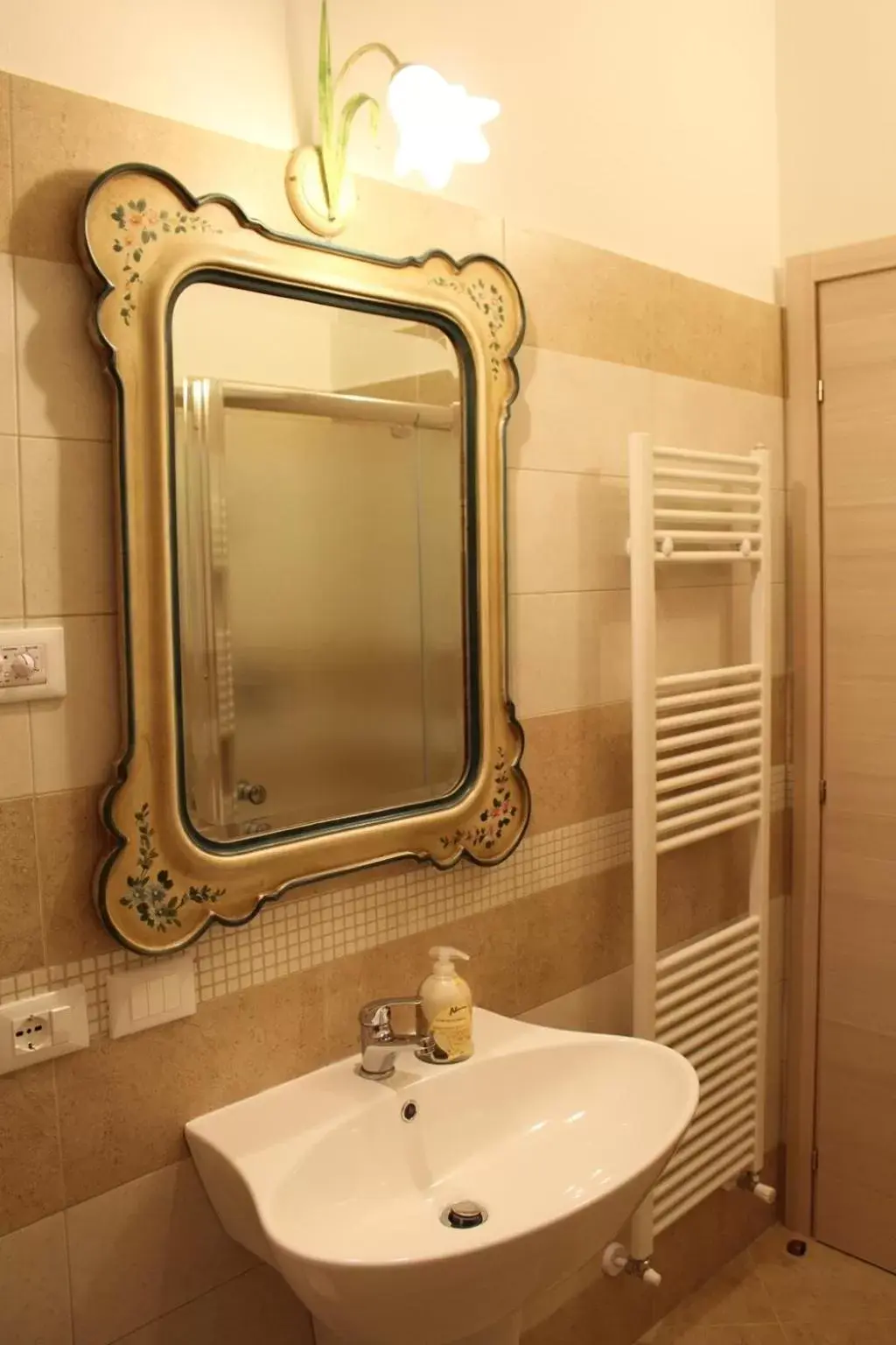 Double Room with Private Bathroom - single occupancy in B&B Acero Rosso Double Room with Private Bathroom - single occupancy in B&B Acero Rosso