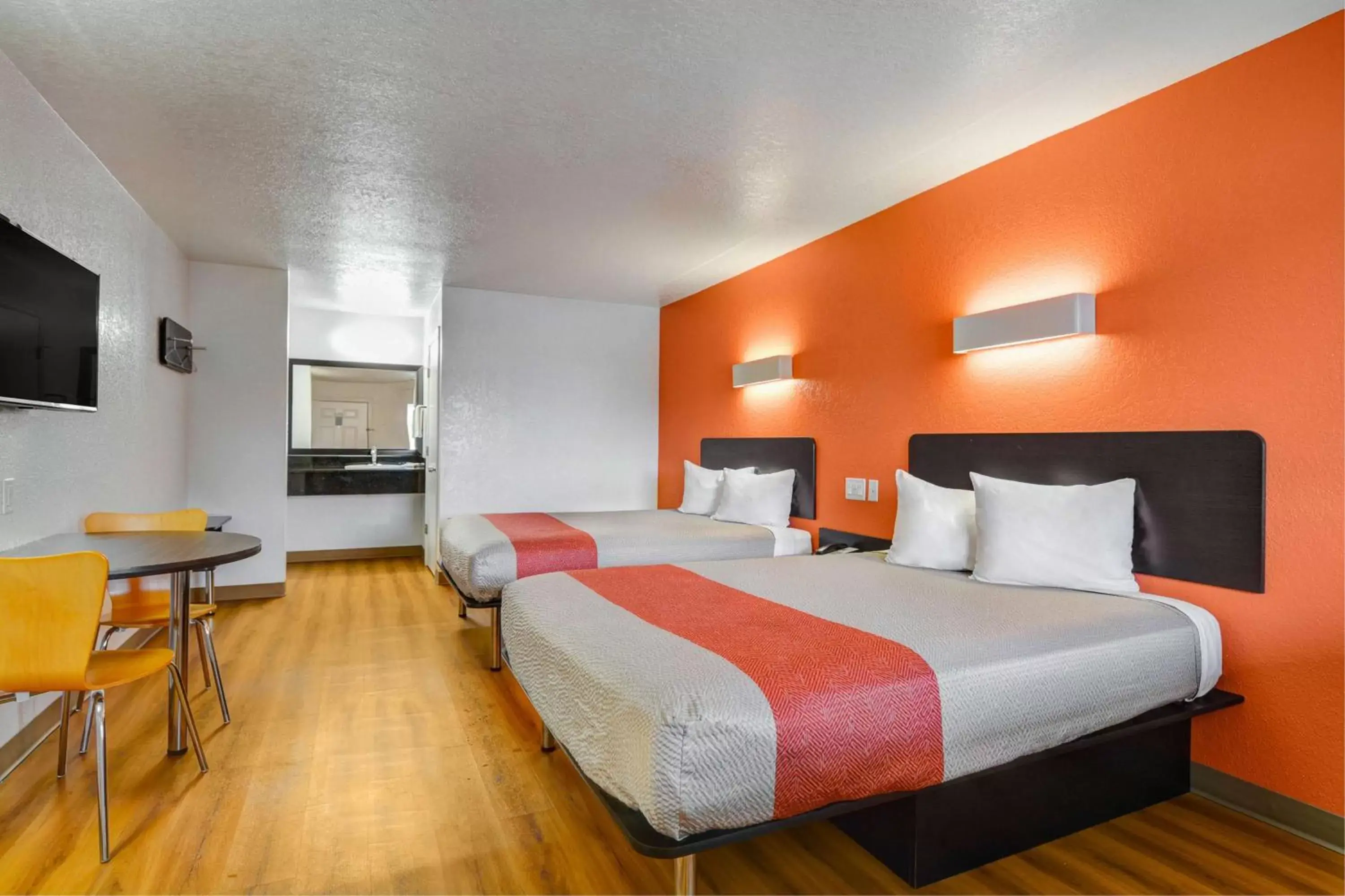 Queen Room with Two Queen Beds - Non-Smoking in Motel 6-Moultrie, GA Queen Room with Two Queen Beds - Non-Smoking in Motel 6-Moultrie, GA