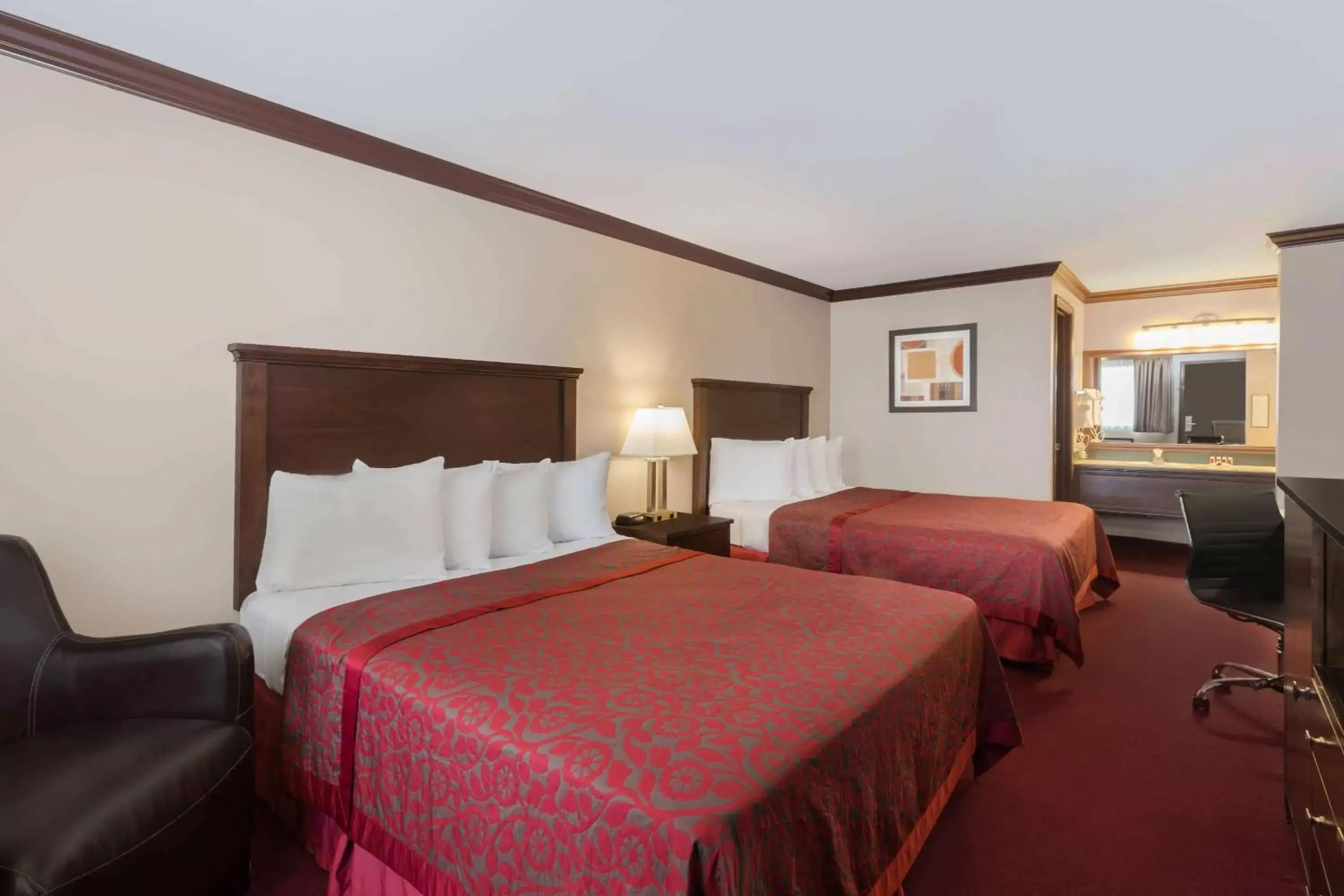 Deluxe Double Room with Two Double Beds - Non-Smoking in Days Inn by Wyndham Auburn Deluxe Double Room with Two Double Beds - Non-Smoking in Days Inn by Wyndham Auburn