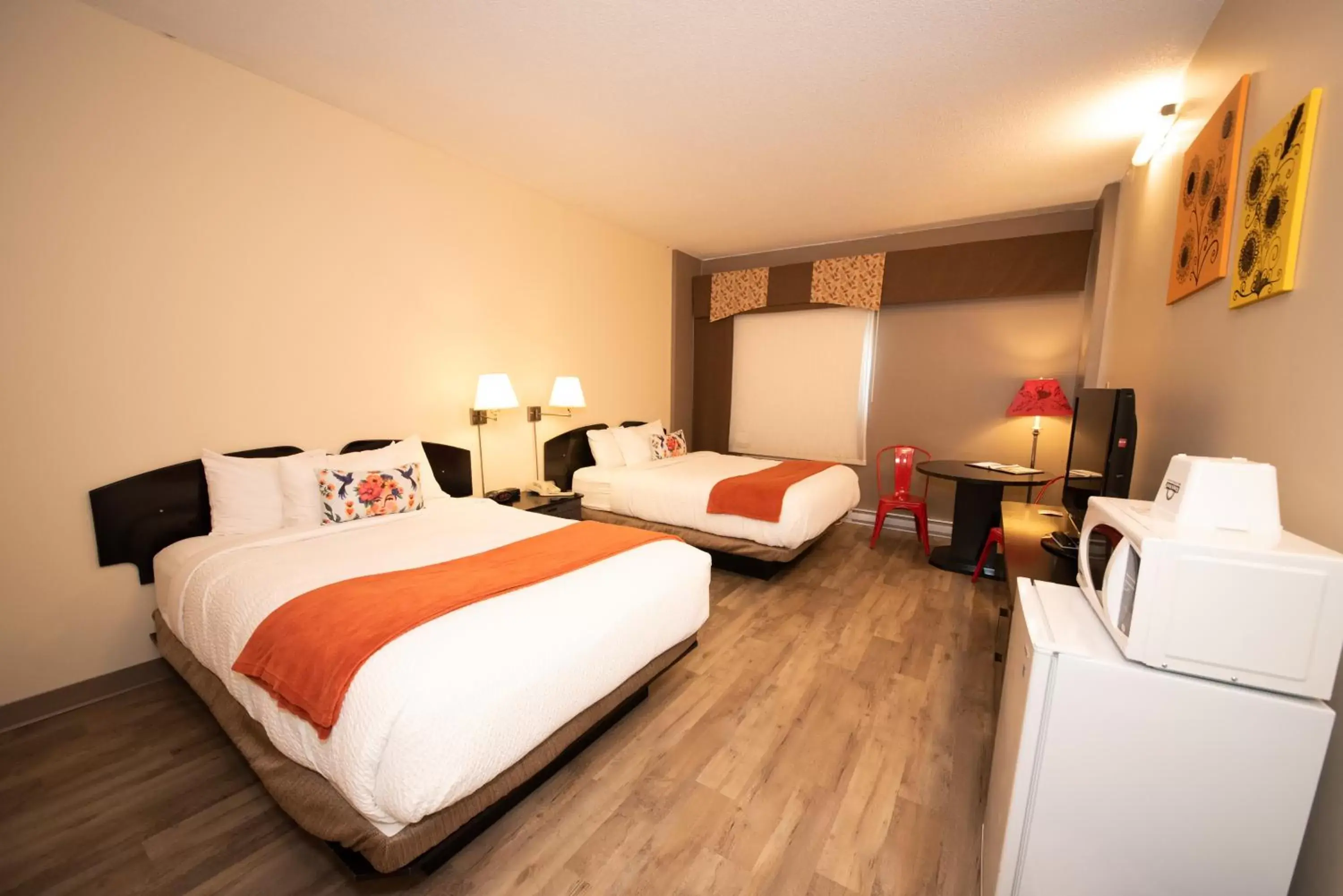 Standard Double Room with Two Double Beds - Non-Smoking in Days Inn by Wyndham Berthierville Standard Double Room with Two Double Beds - Non-Smoking in Days Inn by Wyndham Berthierville