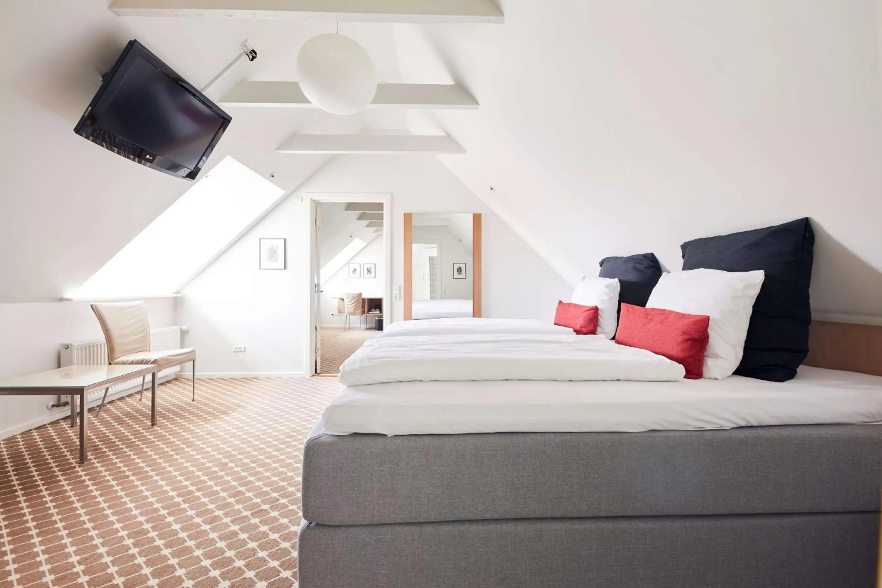 King Suite with Jacuzzi in Best Western ToRVEhallerne King Suite with Jacuzzi in Best Western ToRVEhallerne