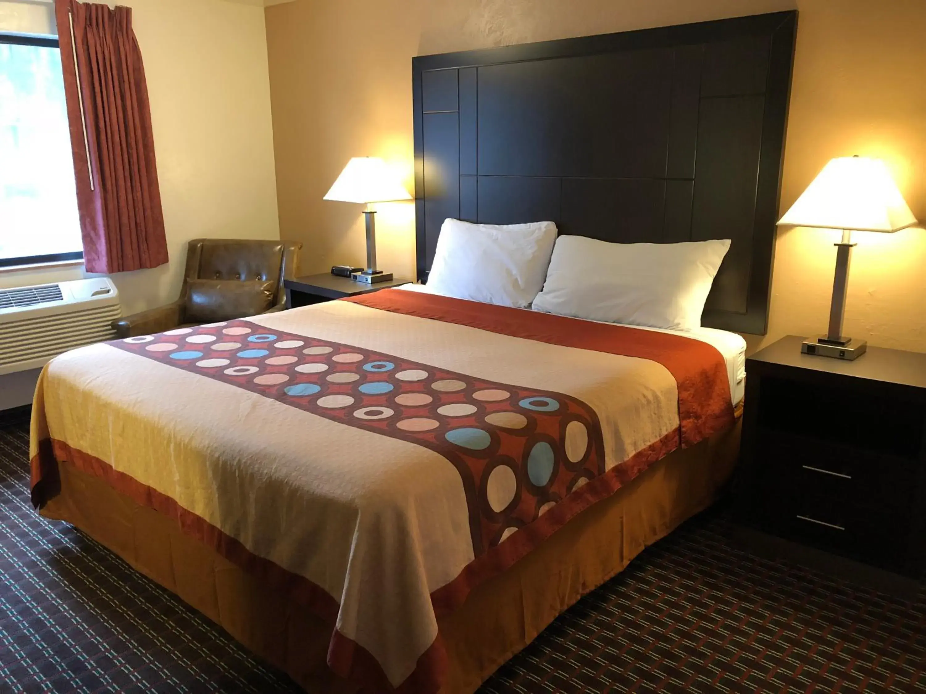 King Room- Non-Smoking in Super 8 by Wyndham Lacey Olympia Area King Room- Non-Smoking in Super 8 by Wyndham Lacey Olympia Area