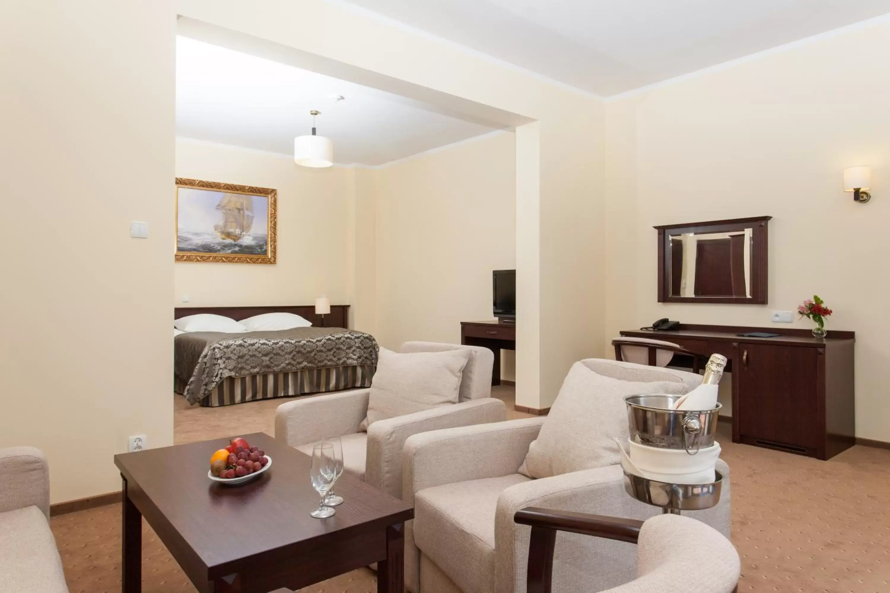 Superior Double Room in Hotel Robert's Port Superior Double Room in Hotel Robert's Port