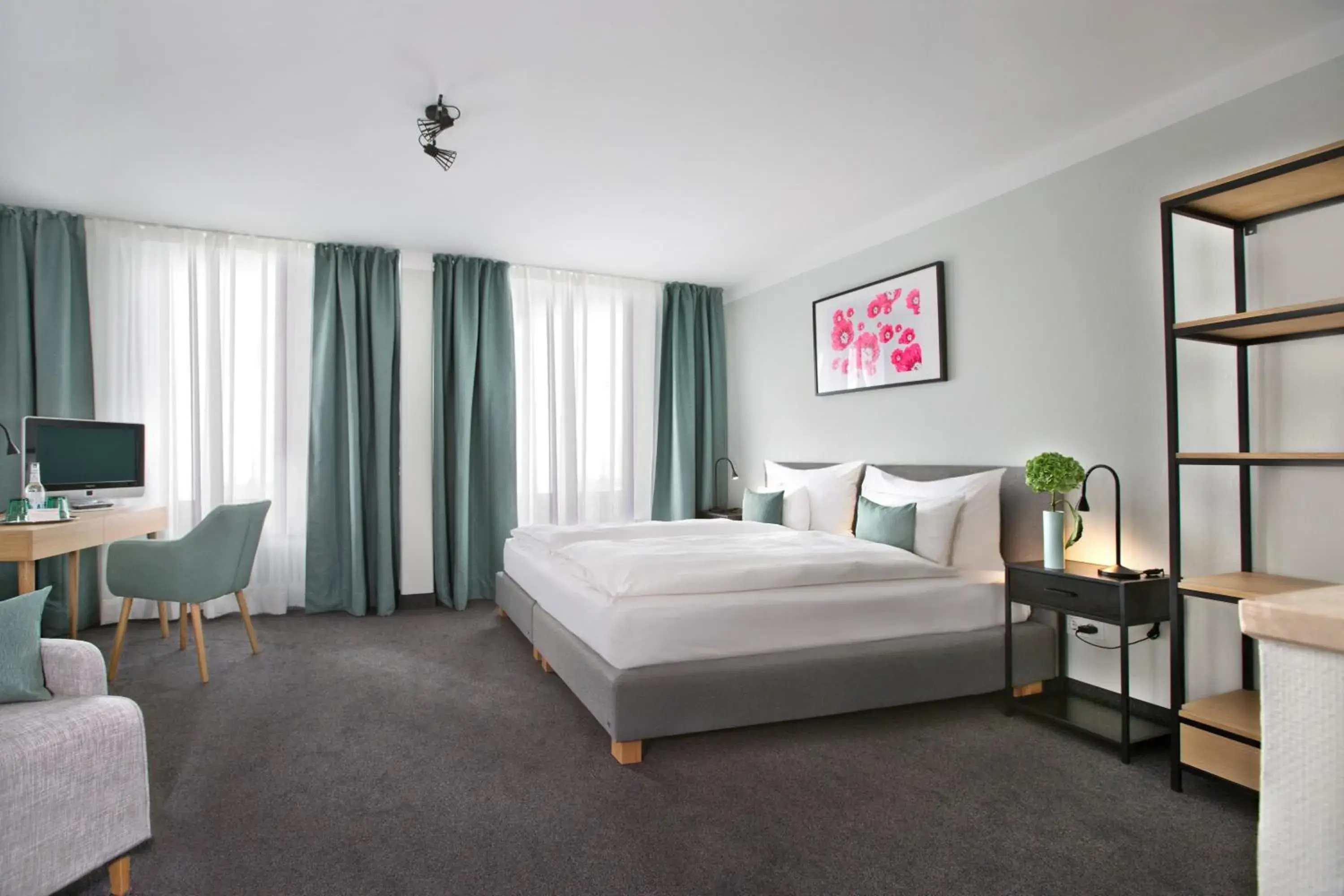 Superior Double Room in Hotel Rotkreuzplatz Superior Double Room in Hotel Rotkreuzplatz