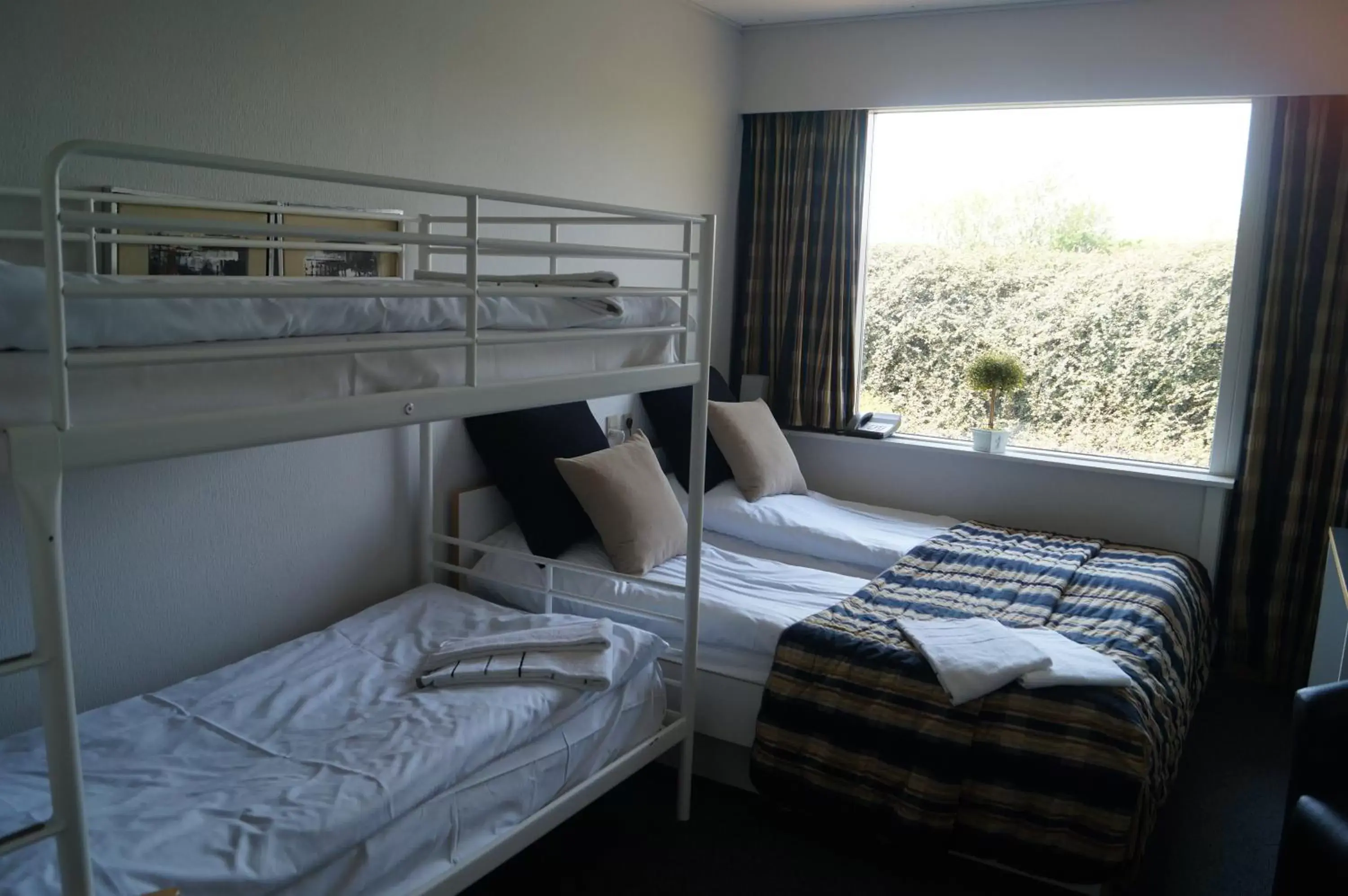 Family Room (2 Adults + 1 Child) in Hotel Pejsegaarden Family Room (2 Adults + 1 Child) in Hotel Pejsegaarden