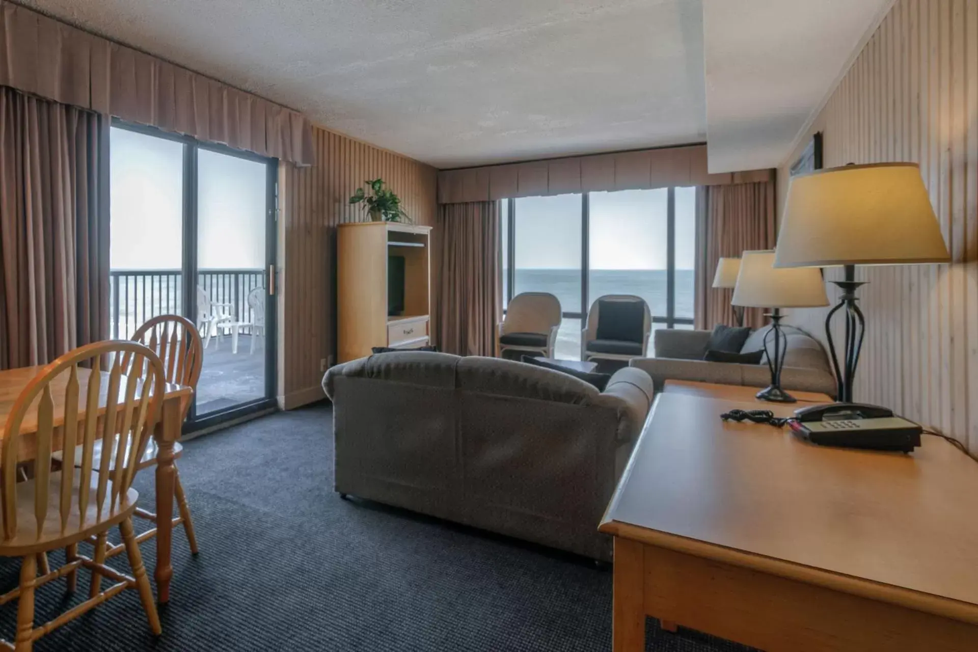 Three-Bedroom Suite in Kingfisher Inn Three-Bedroom Suite in Kingfisher Inn