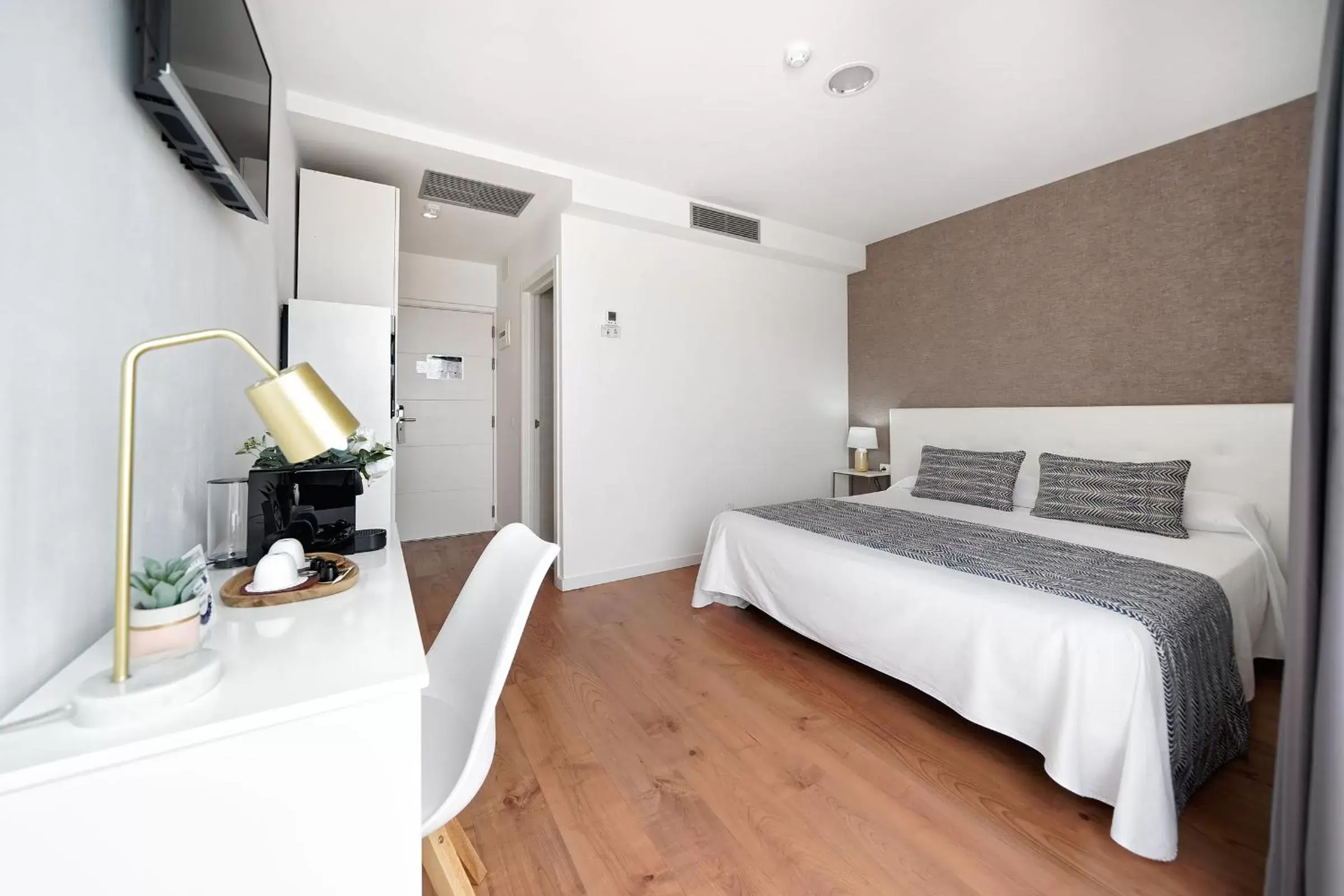 Deluxe Twin Room with Sea View in Hotel Matilde by Grupo Matilde Deluxe Twin Room with Sea View in Hotel Matilde by Grupo Matilde