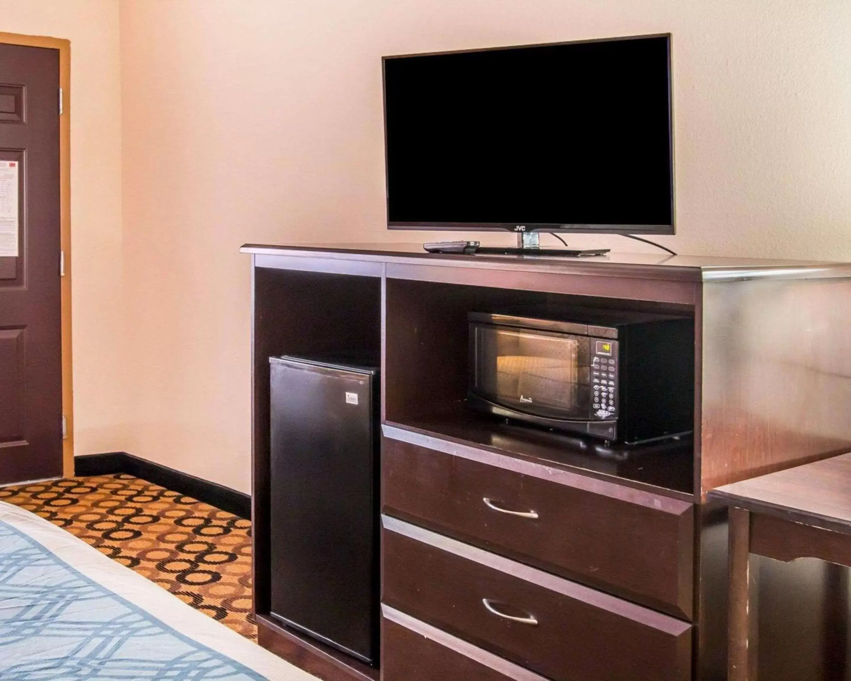 Double Room with Two Double Beds - Non-Smoking in Econo Lodge Double Room with Two Double Beds - Non-Smoking in Econo Lodge