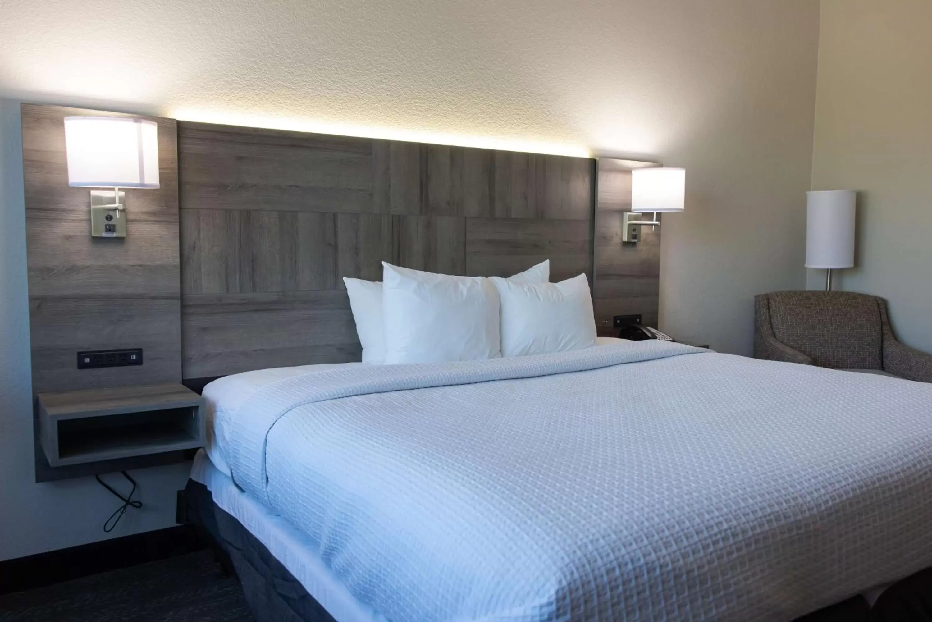 King Suite with Roll - In Shower - Disability Access in Best Western Plus Executive Residency Phoenix North Happy Valley King Suite with Roll - In Shower - Disability Access in Best Western Plus Executive Residency Phoenix North Happy Valley