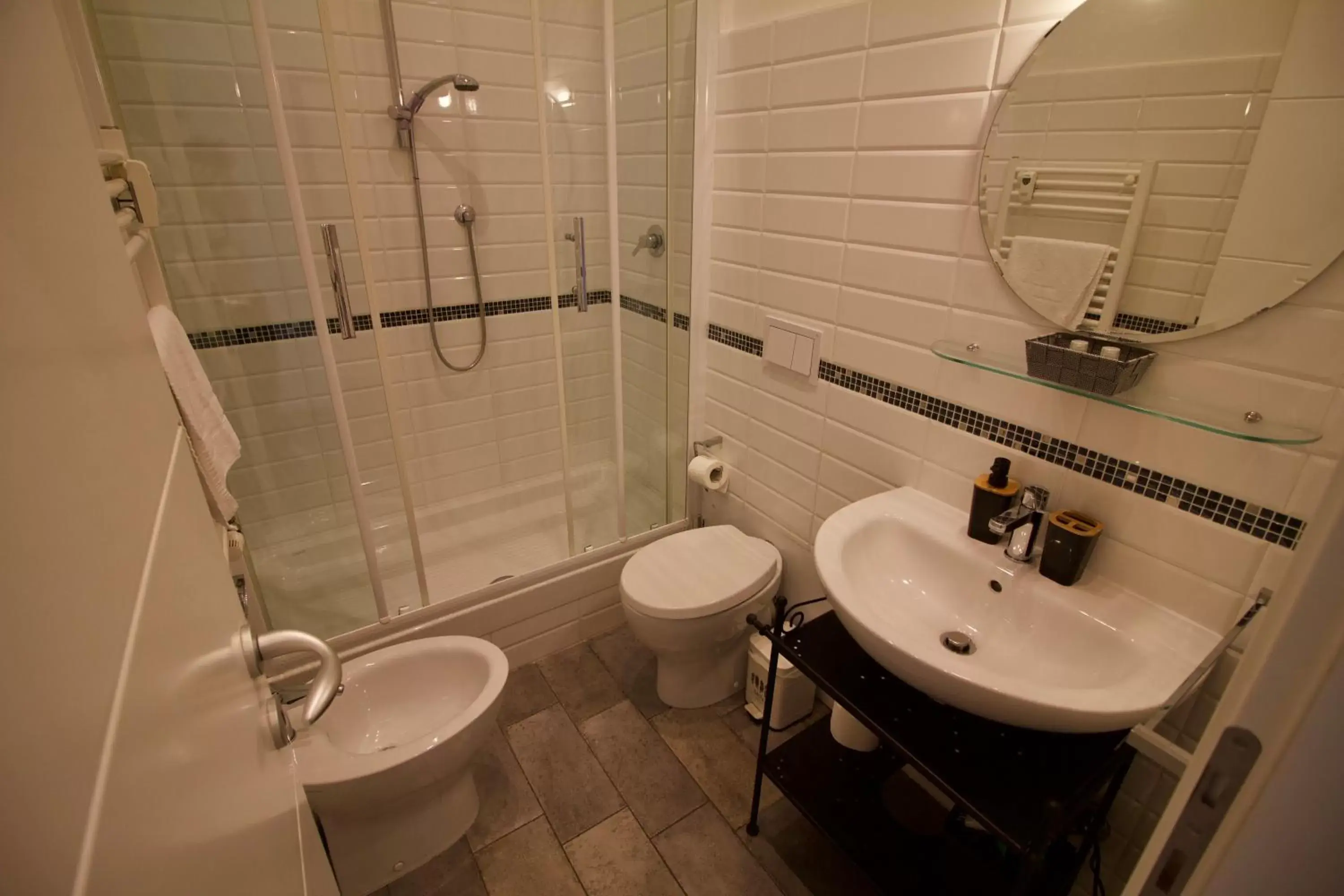 Triple Room with Private Bathroom in Enjoy Vatican Triple Room with Private Bathroom in Enjoy Vatican