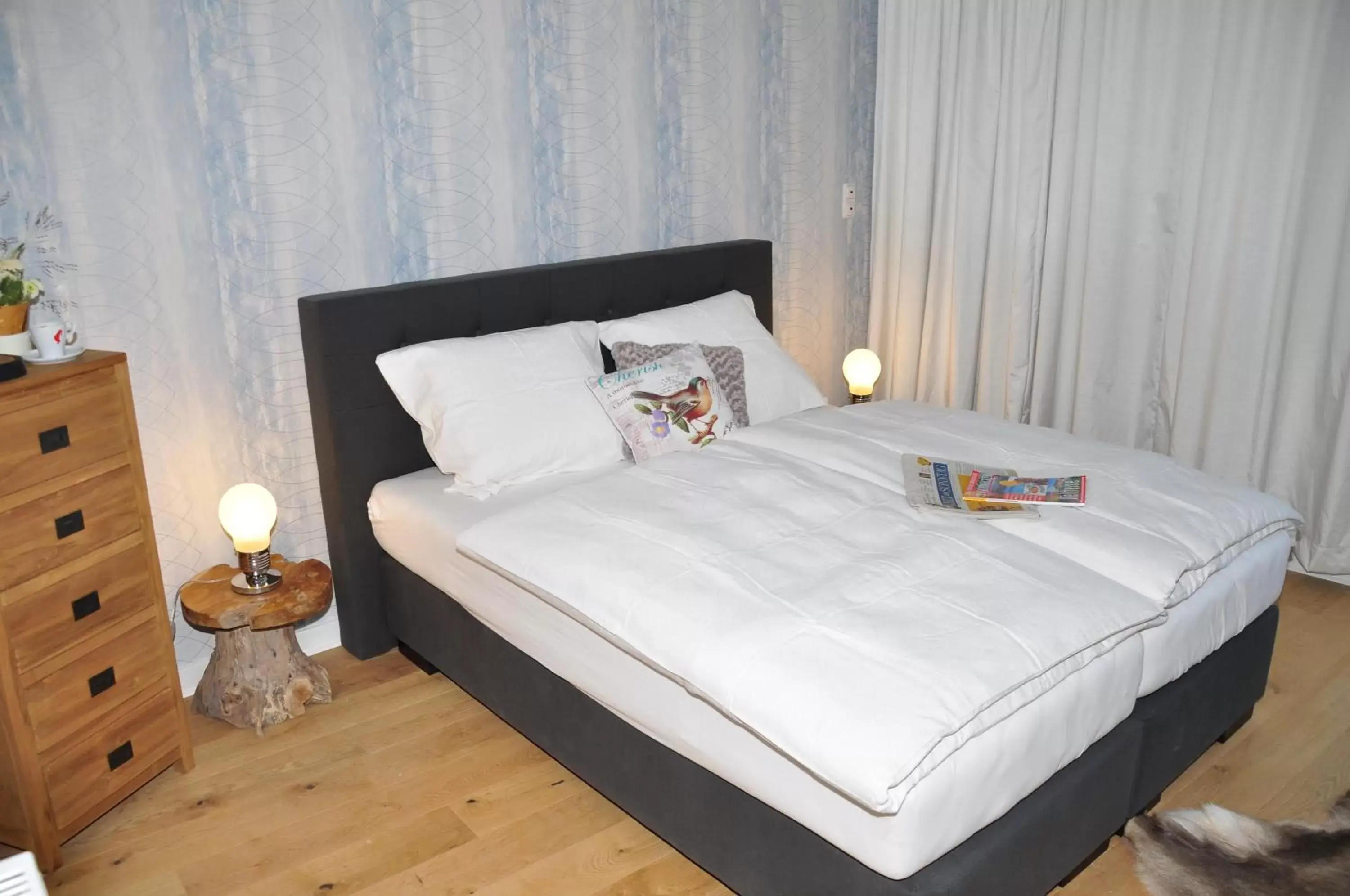 Comfort Double Room with Balcony in Six! Eat Work Sleep Comfort Double Room with Balcony in Six! Eat Work Sleep