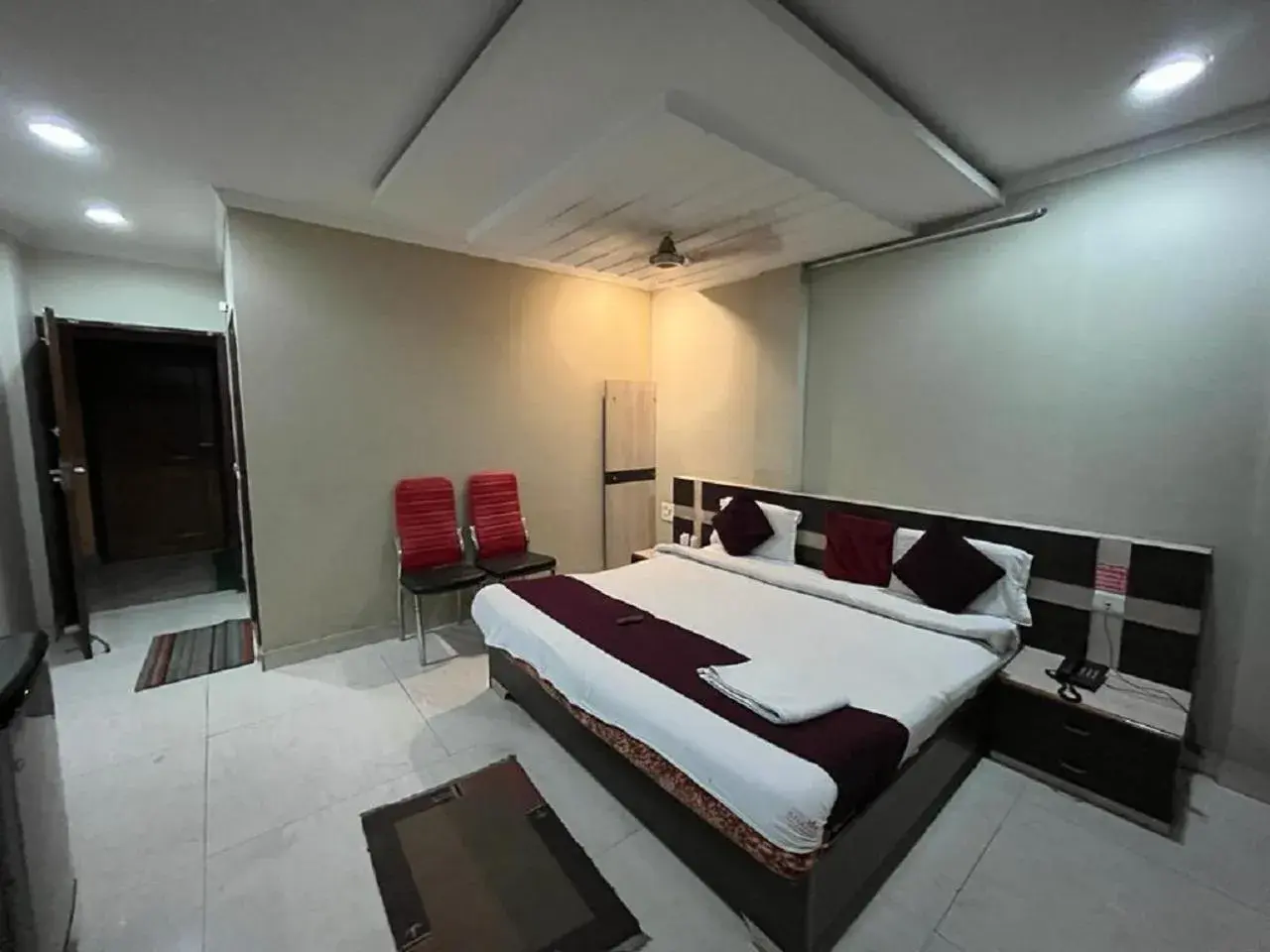 Deluxe Room - single occupancy in HOTEL ANAND Deluxe Room - single occupancy in HOTEL ANAND