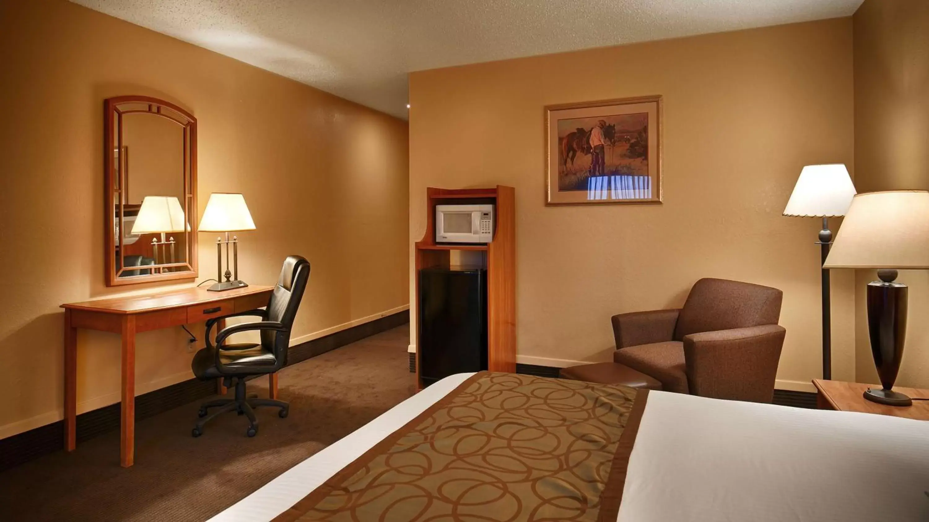 One-Bedroom Executive King Suite with Sofa Bed - Non-Smoking in Best Western Trail Dust Inn & Suites One-Bedroom Executive King Suite with Sofa Bed - Non-Smoking in Best Western Trail Dust Inn & Suites
