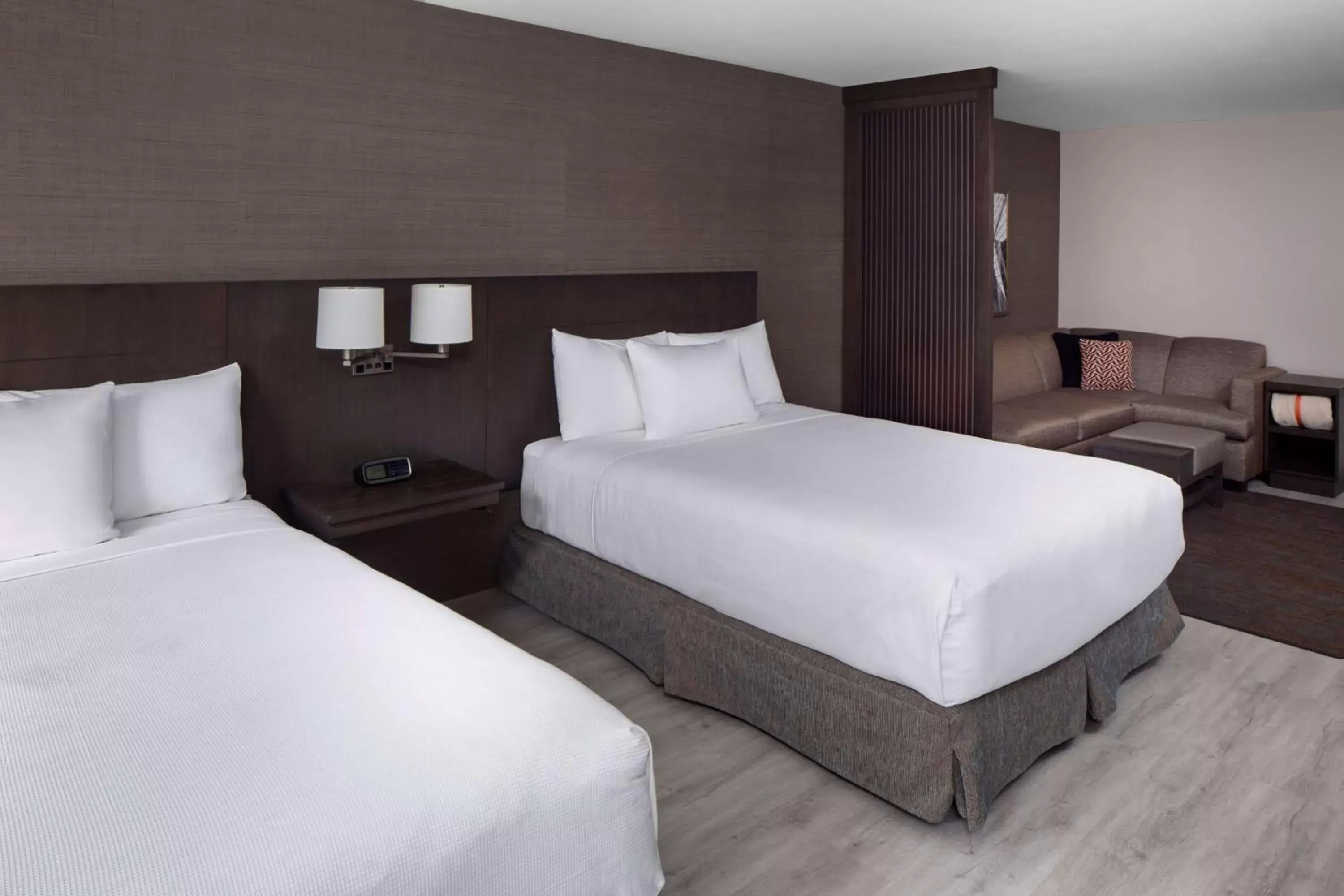 Queen Room with Two Queen Beds and Accessible Tub - Disability Access in Hyatt Place Poughkeepsie Queen Room with Two Queen Beds and Accessible Tub - Disability Access in Hyatt Place Poughkeepsie