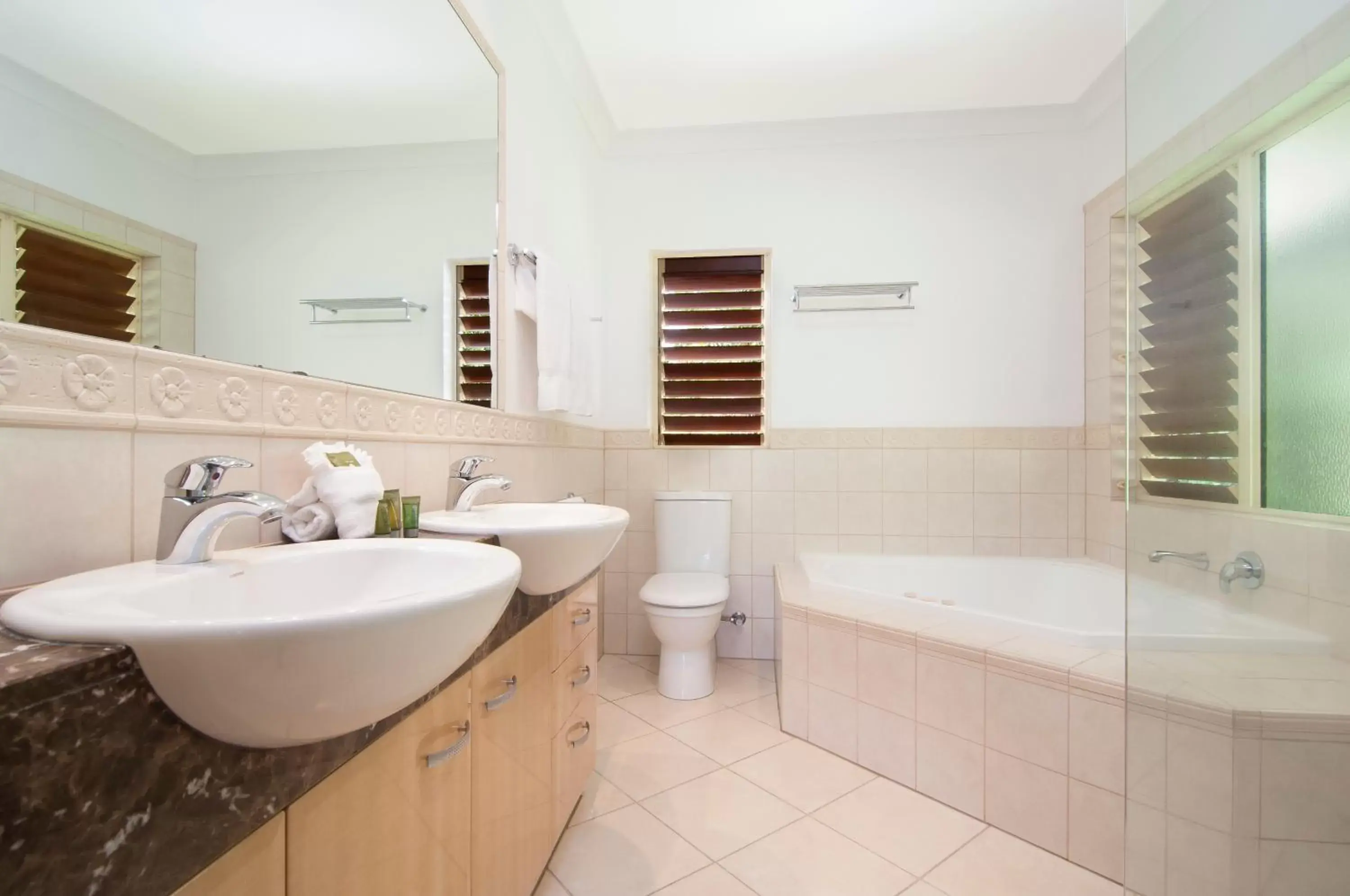 Three-Bedroom Villa - Split Level with Rainforest View in Paradise Links Resort Port Douglas Three-Bedroom Villa - Split Level with Rainforest View in Paradise Links Resort Port Douglas