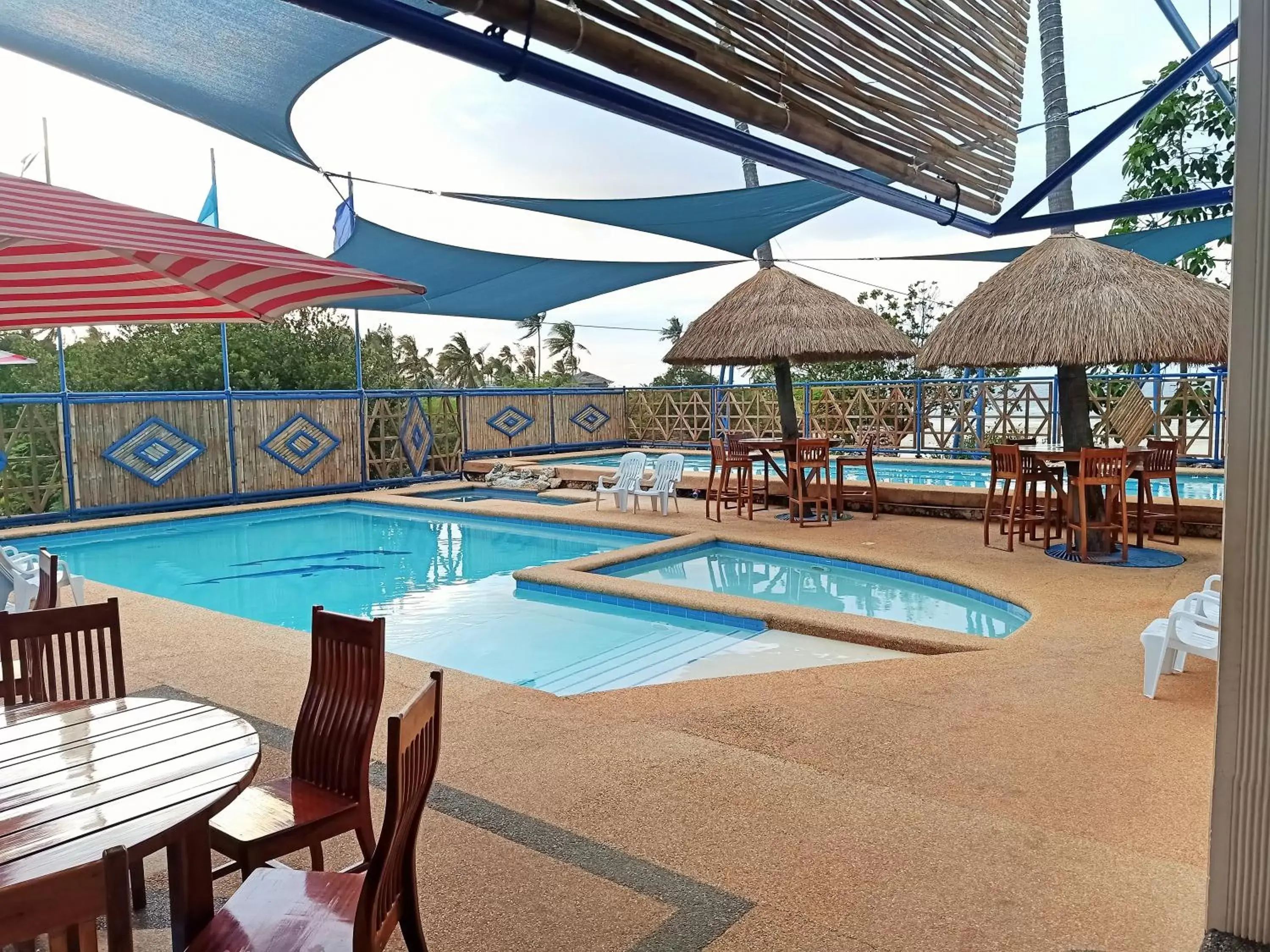 Rainbow Bay Beach & Dive Resort Rainbow Bay Beach & Dive Resort