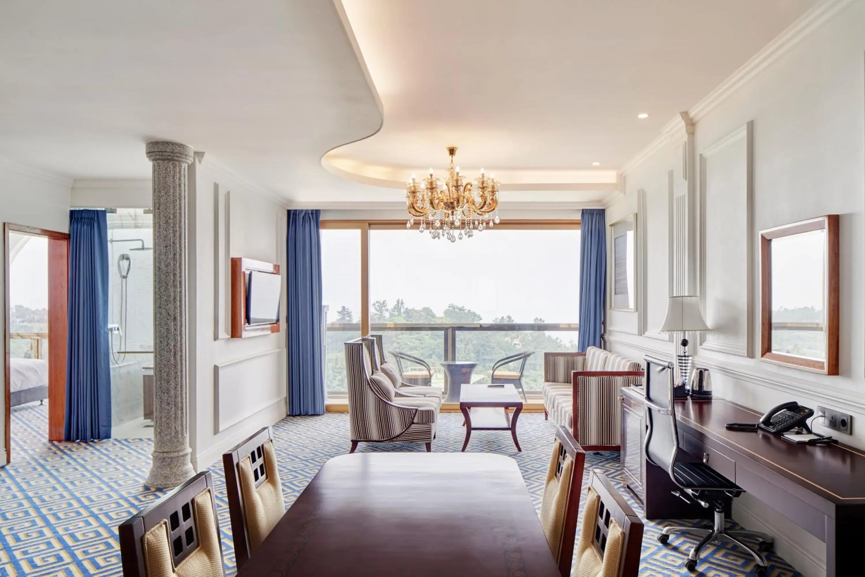 Ocean View Royal Super King Suite in GoldOne Hotel & Suites Ocean View Royal Super King Suite in GoldOne Hotel & Suites