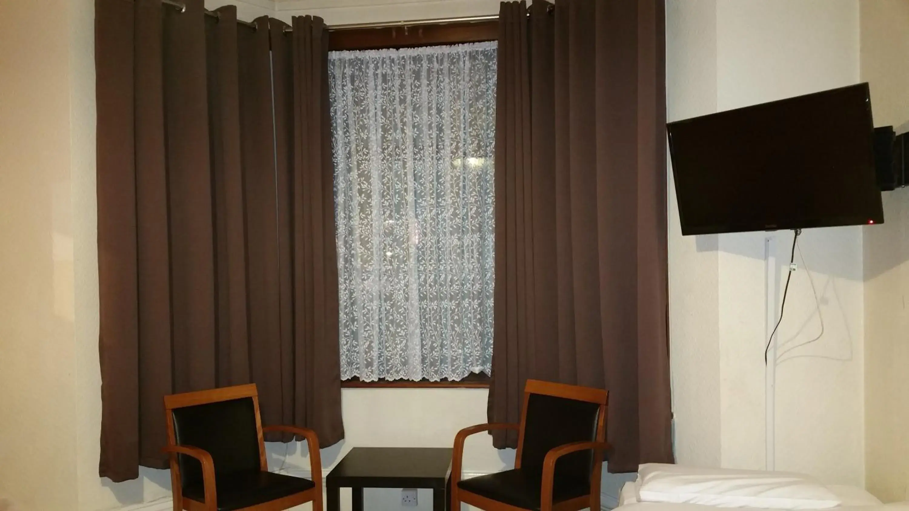 Double Room with Shared Bathroom in Best Inn Hotel Double Room with Shared Bathroom in Best Inn Hotel