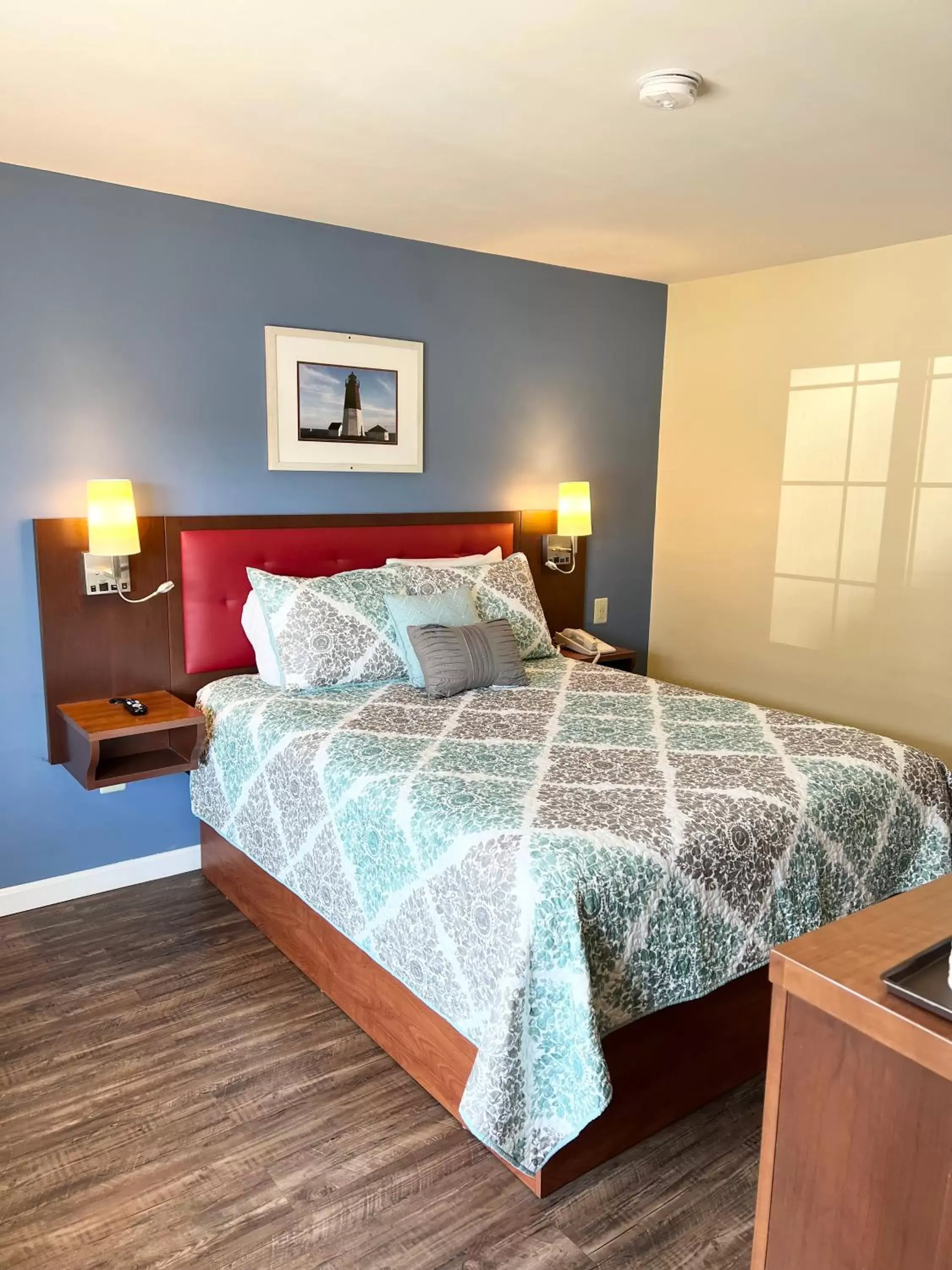 Full Ocean View 1 Queen Bed (FOV1QB) in Scarborough Beach Motel Full Ocean View 1 Queen Bed (FOV1QB) in Scarborough Beach Motel