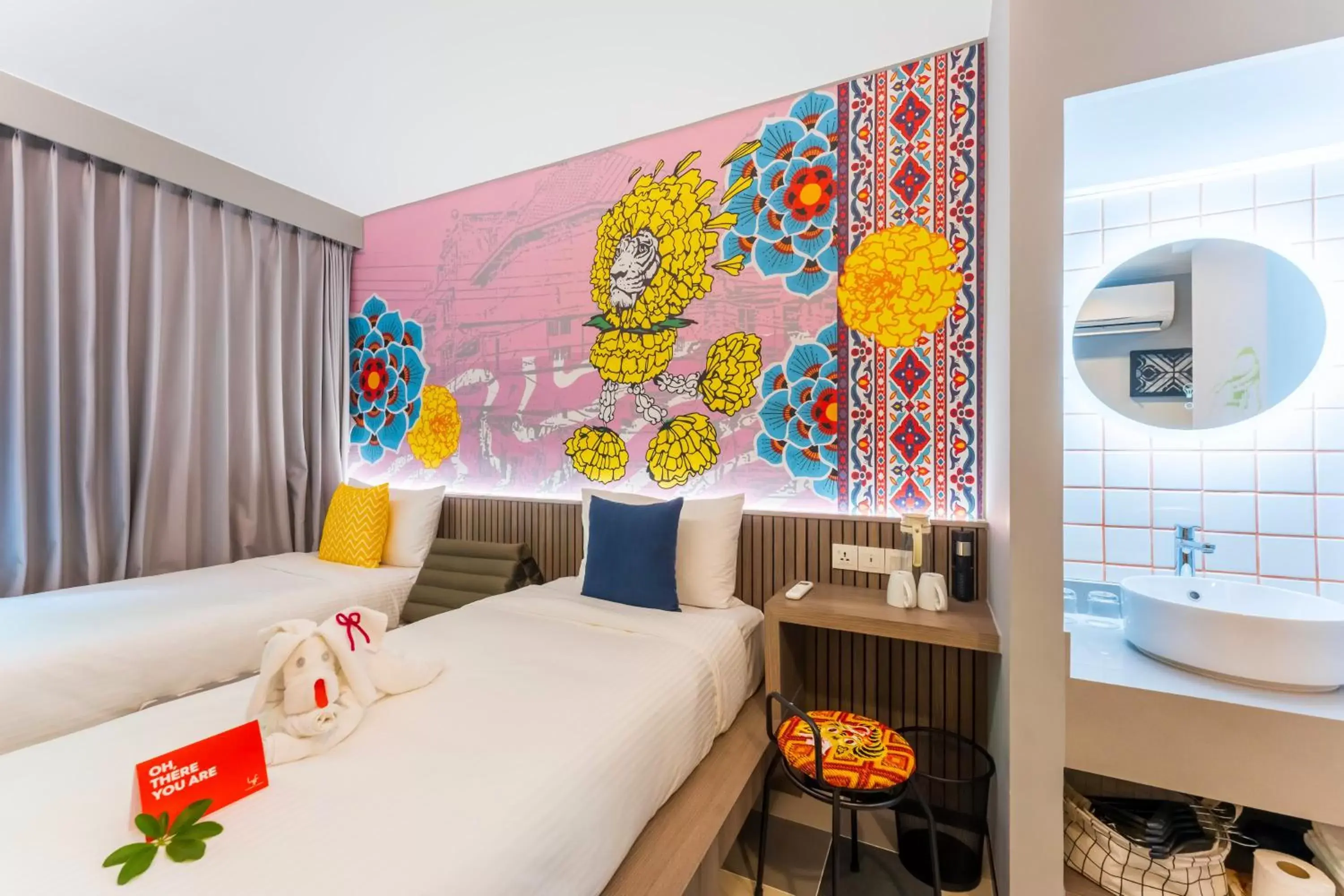 Side by Side in lyf Sukhumvit 8 Bangkok Side by Side in lyf Sukhumvit 8 Bangkok