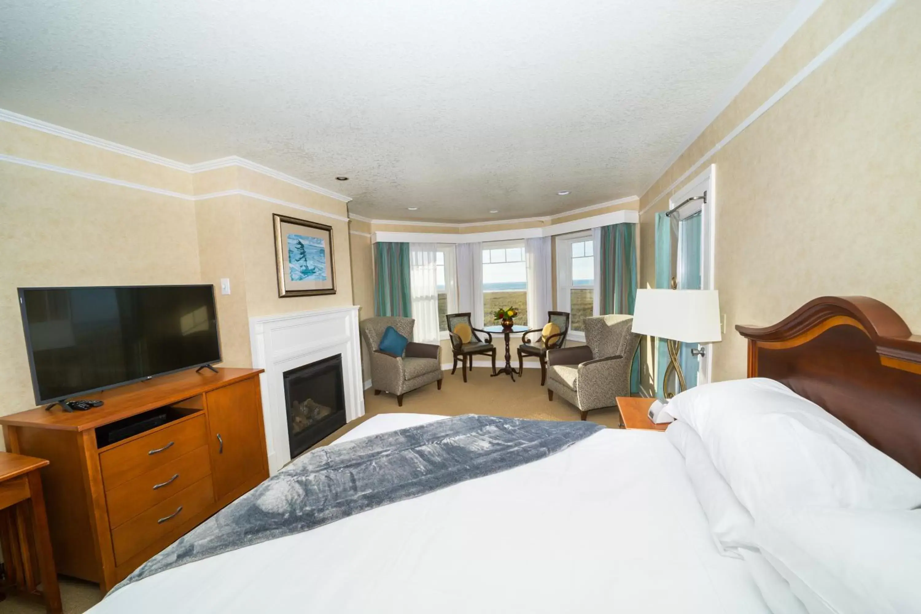 Oceanfront King with Balcony in Inn of the Four Winds Seaside Oceanfront Oceanfront King with Balcony in Inn of the Four Winds Seaside Oceanfront