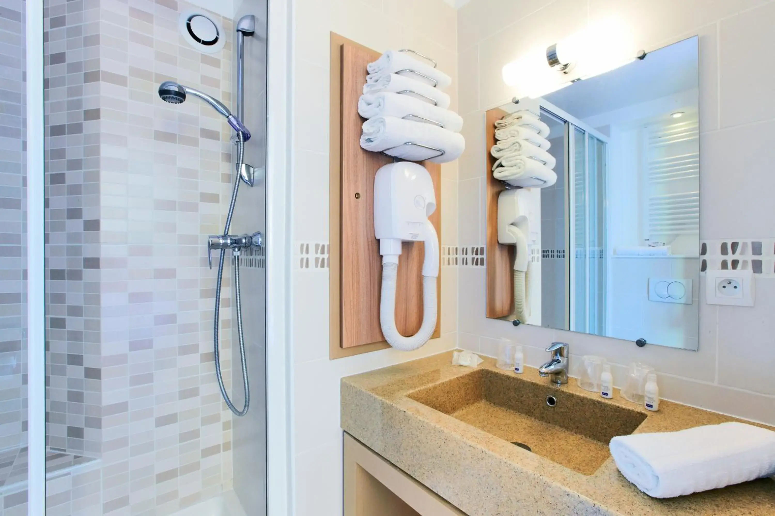 Double Room in Kyriad Le Touquet - Etaples Double Room in Kyriad Le Touquet - Etaples