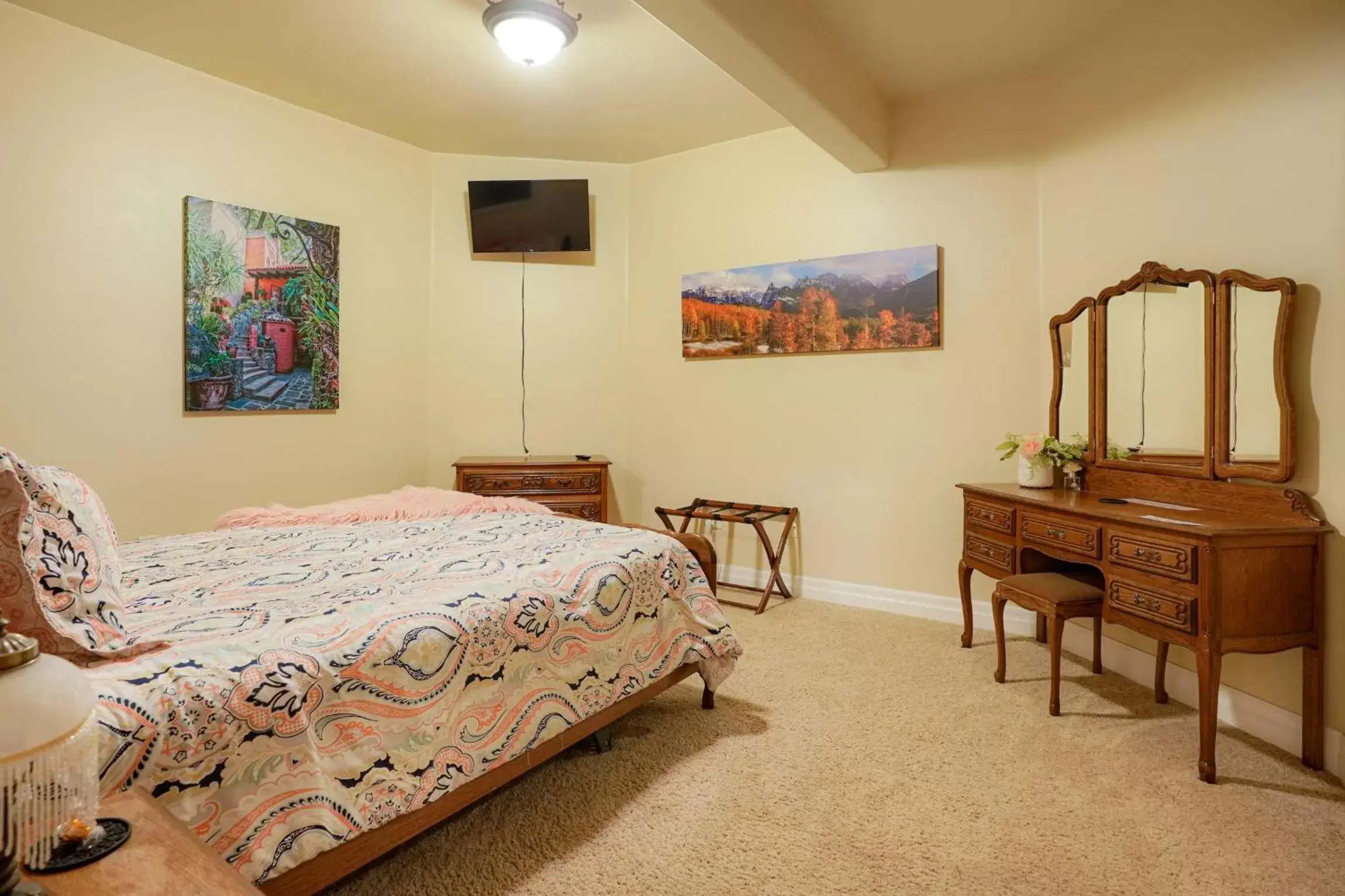 Deluxe Queen Room in Summit Villa BnB Deluxe Queen Room in Summit Villa BnB