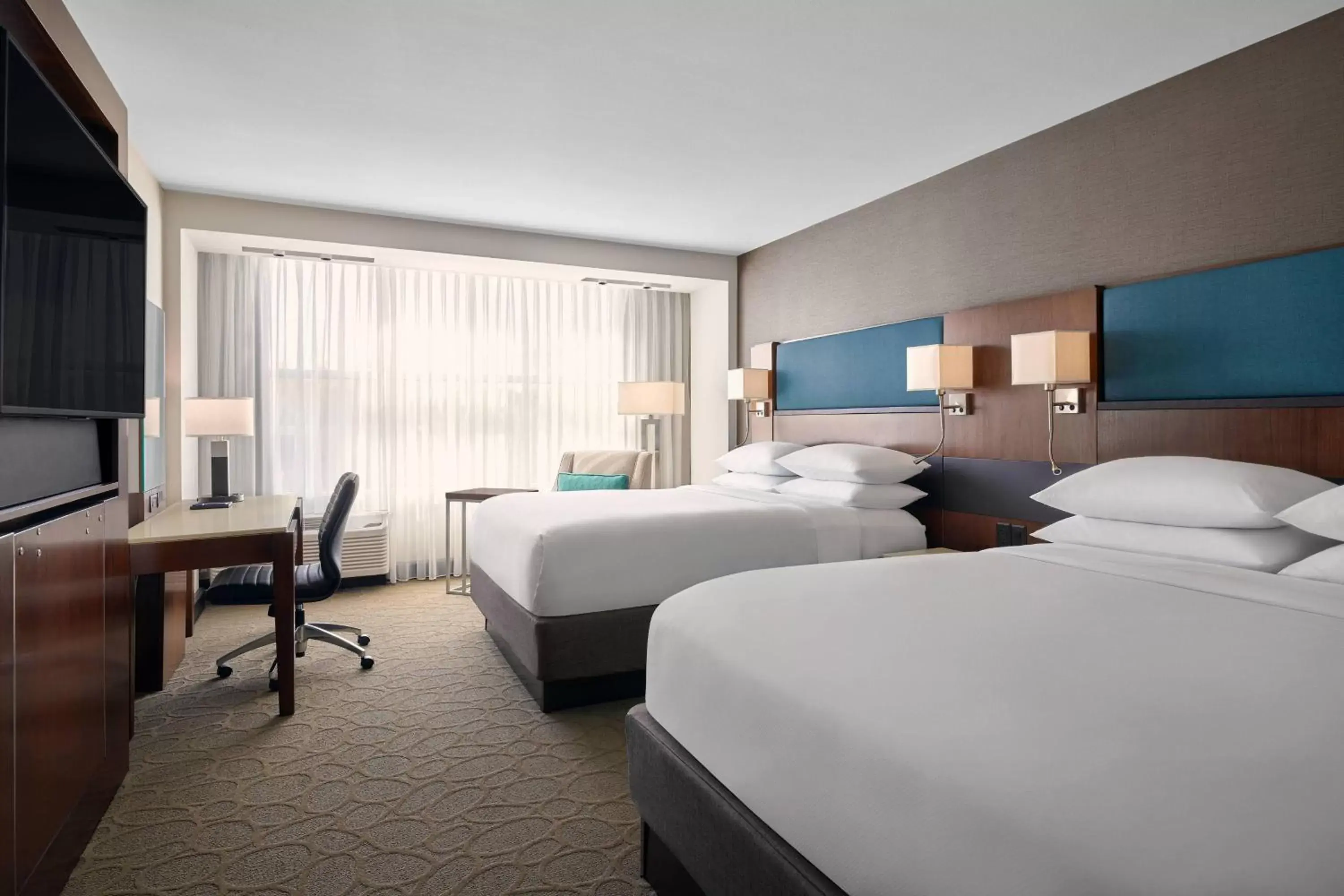 Delta Hotels by Marriott Milwaukee Northwest Delta Hotels by Marriott Milwaukee Northwest