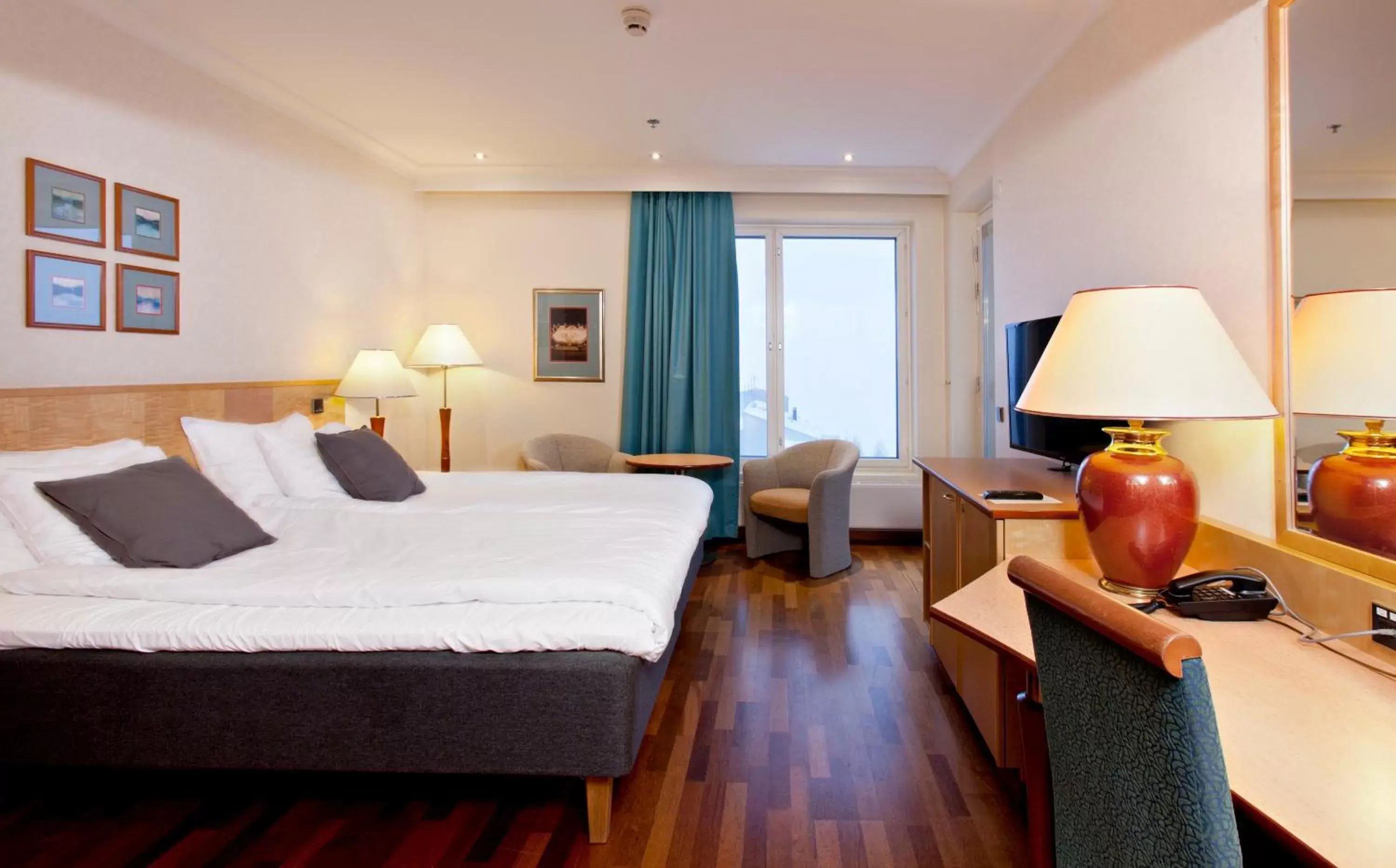 Superior King Room with Balcony and Lake View - Annex Building - No Spa Access in Holiday Club Tampereen Kehräämö Superior King Room with Balcony and Lake View - Annex Building - No Spa Access in Holiday Club Tampereen Kehräämö