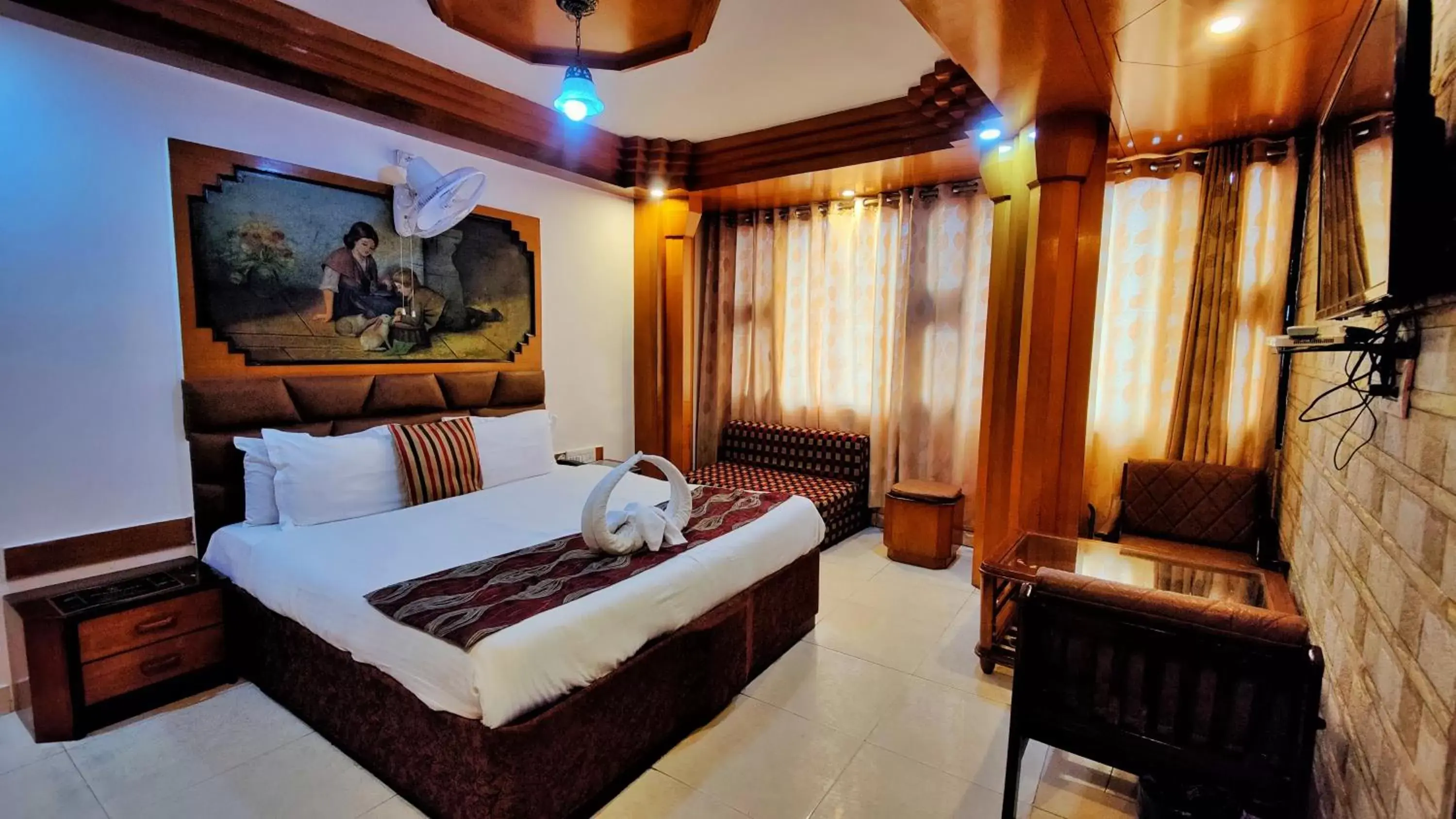 Executive Suite in Auckland Hotel and Restaurant Near Mall Road Executive Suite in Auckland Hotel and Restaurant Near Mall Road