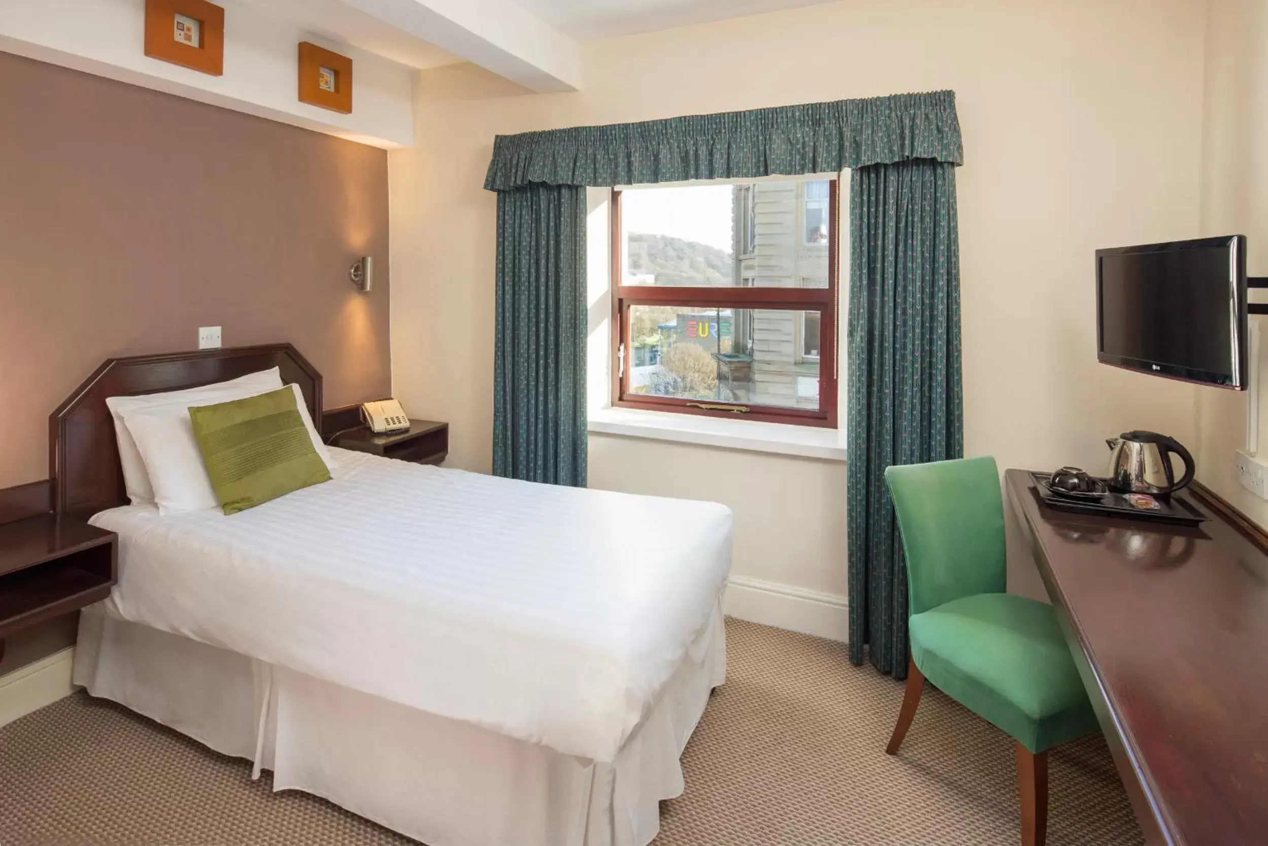 Single Room in The Imperial Crown Hotel Single Room in The Imperial Crown Hotel