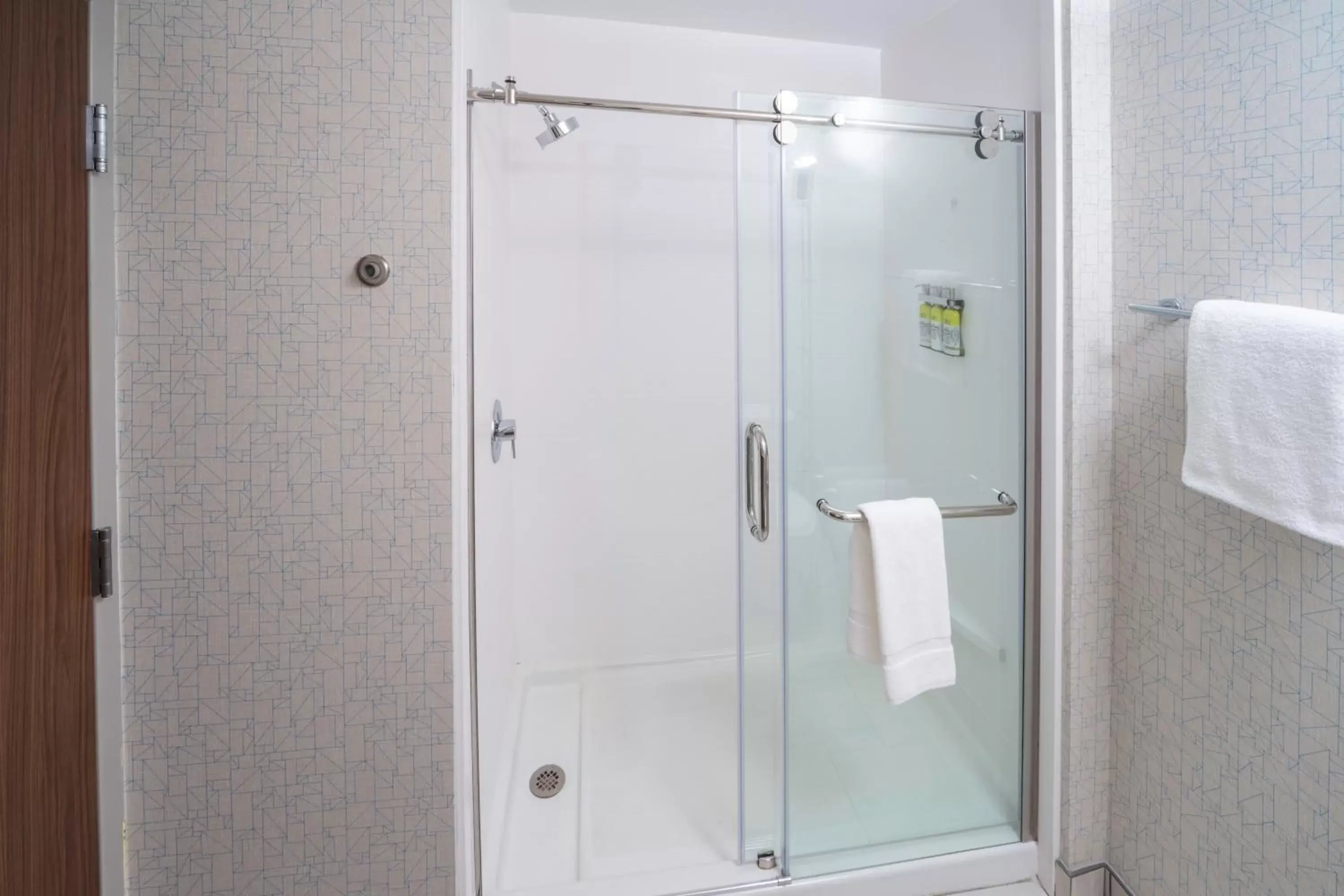 Suite - Hearing Accessible - Non-Smoking in Holiday Inn Express - Brevard by IHG Suite - Hearing Accessible - Non-Smoking in Holiday Inn Express - Brevard by IHG