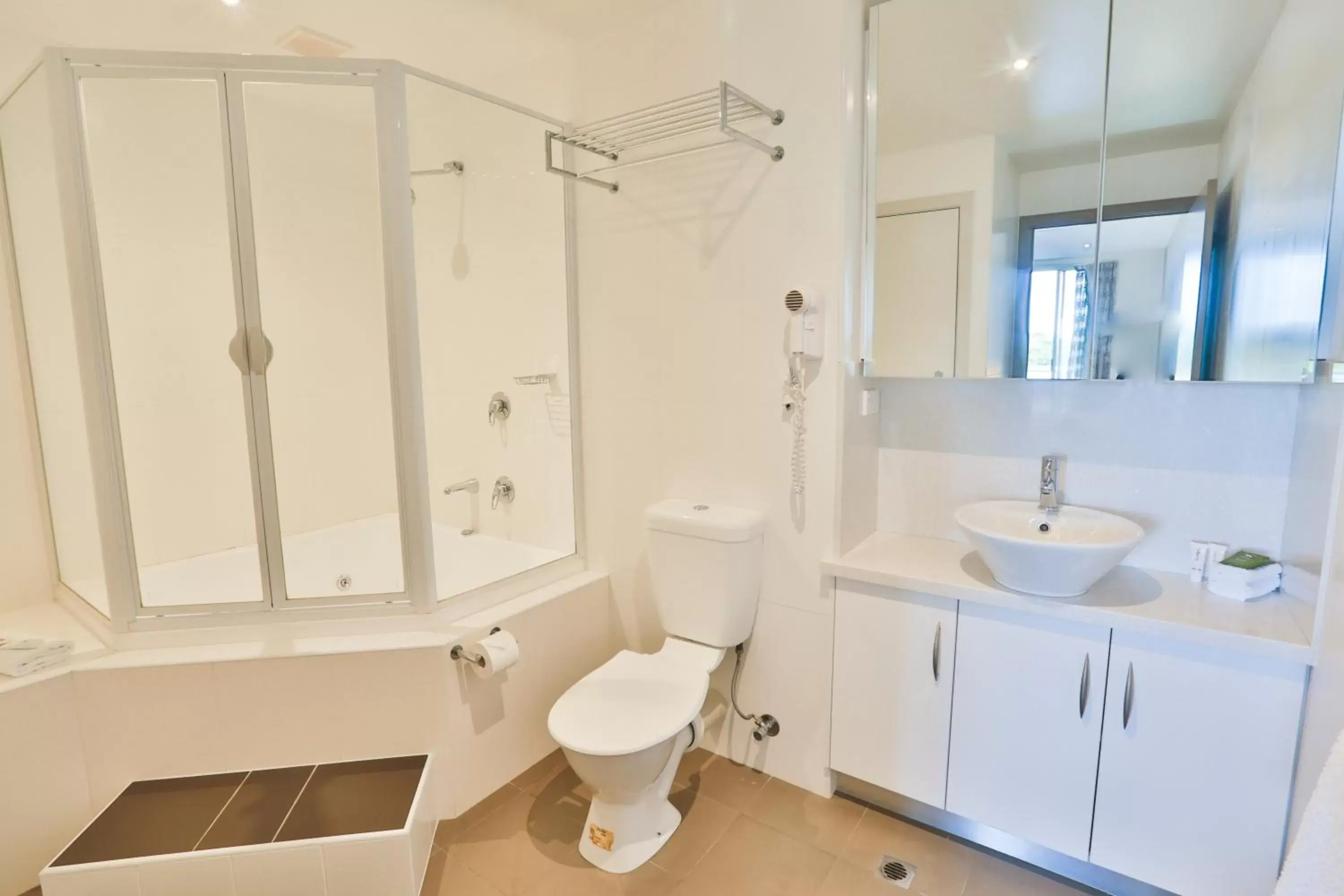 Luxury One-Bedroom Apartment with Spa Bath in Lady Bay Resort Luxury One-Bedroom Apartment with Spa Bath in Lady Bay Resort