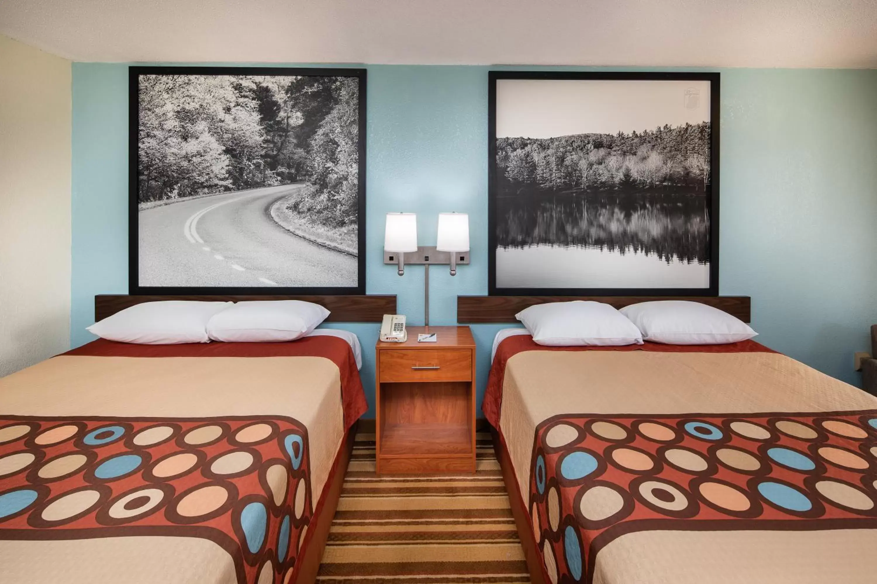 Deluxe Double Room with Two Double Beds - Non-Smoking in Super 8 by Wyndham Burlington NC Deluxe Double Room with Two Double Beds - Non-Smoking in Super 8 by Wyndham Burlington NC