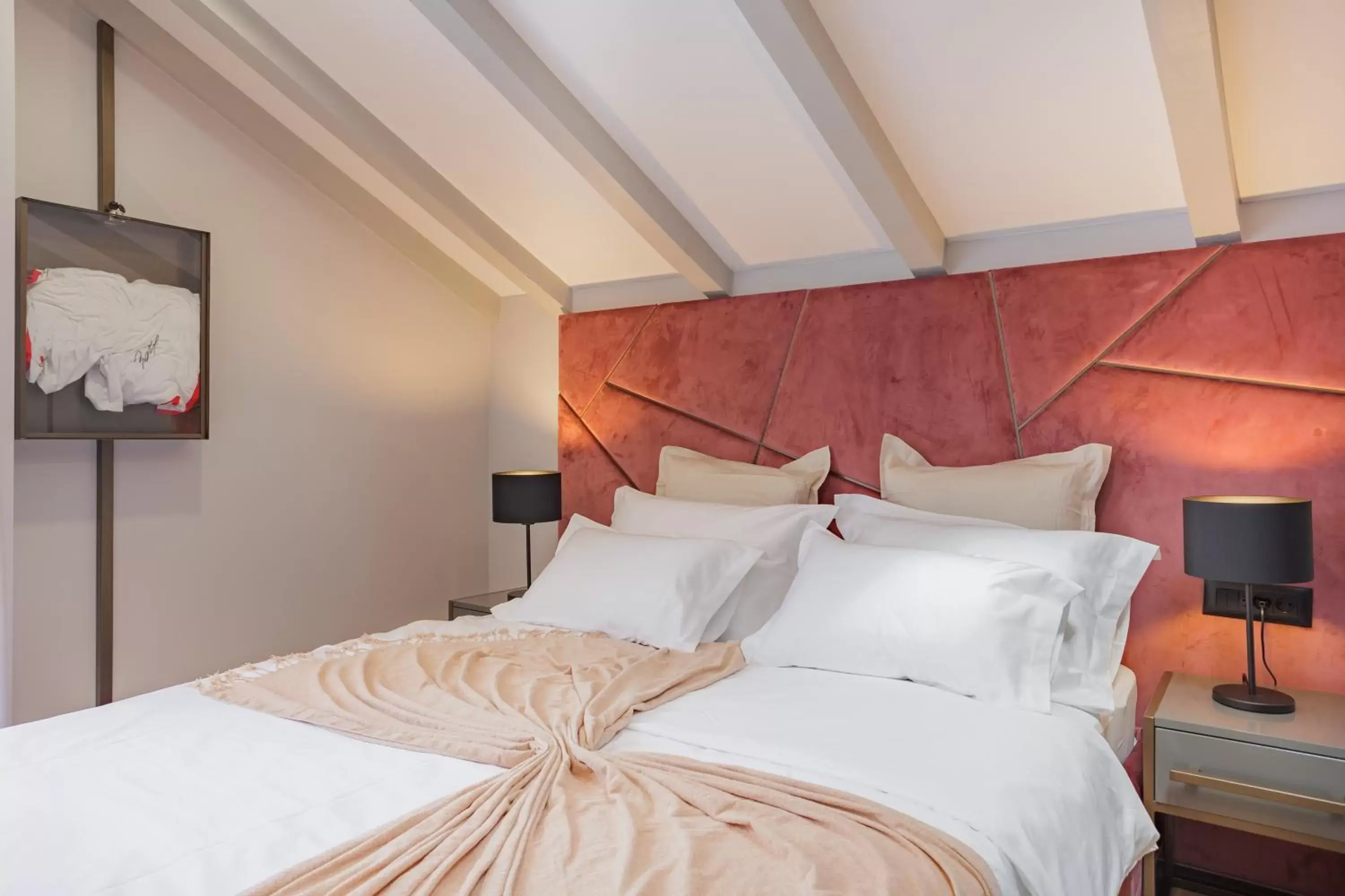 Deluxe Double Room with Balcony in Heritage Rooms Split Olympic Dream Deluxe Double Room with Balcony in Heritage Rooms Split Olympic Dream