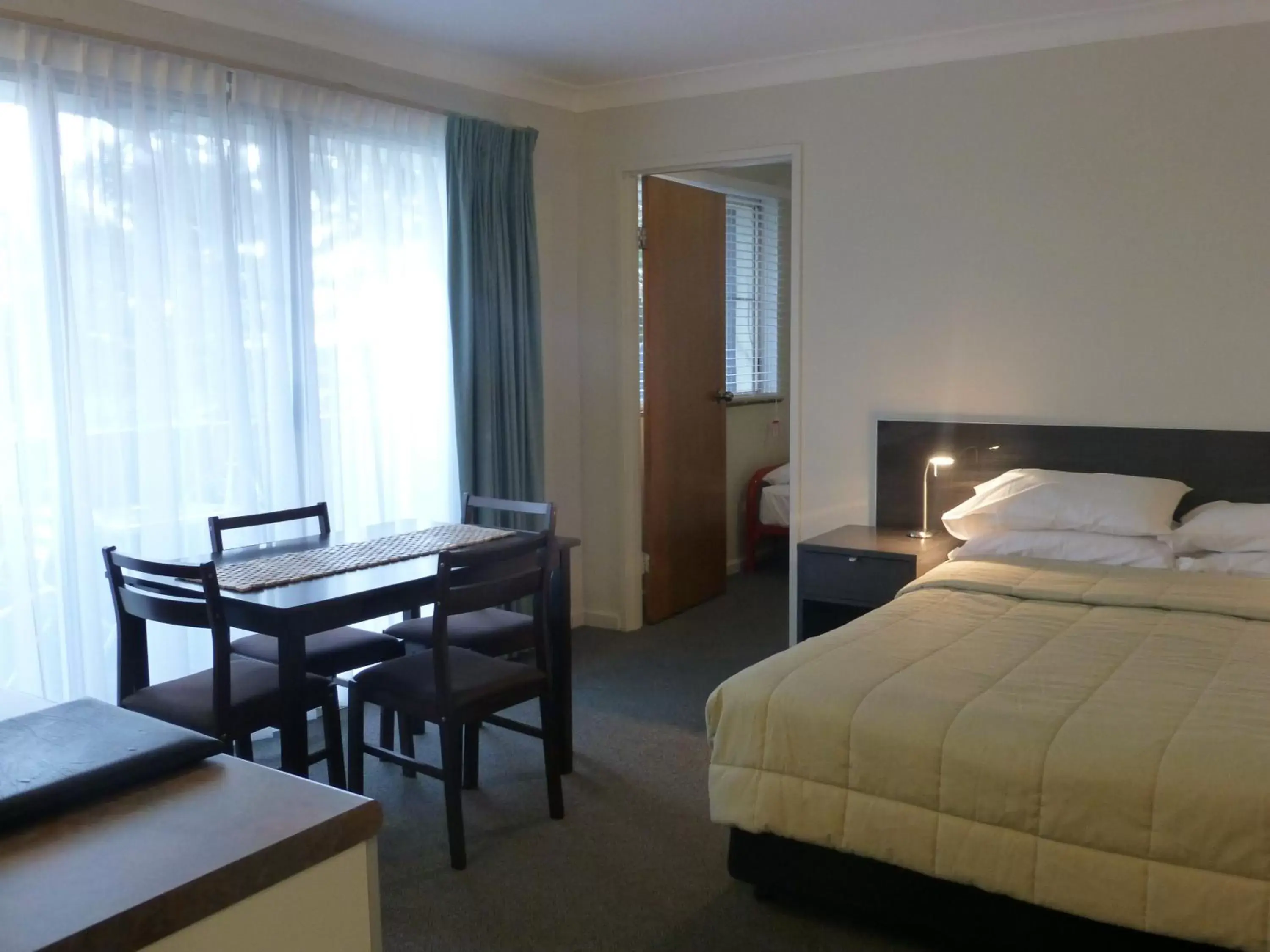 Two Bedroom Family - Annex in Park Ridge Retreat Two Bedroom Family - Annex in Park Ridge Retreat