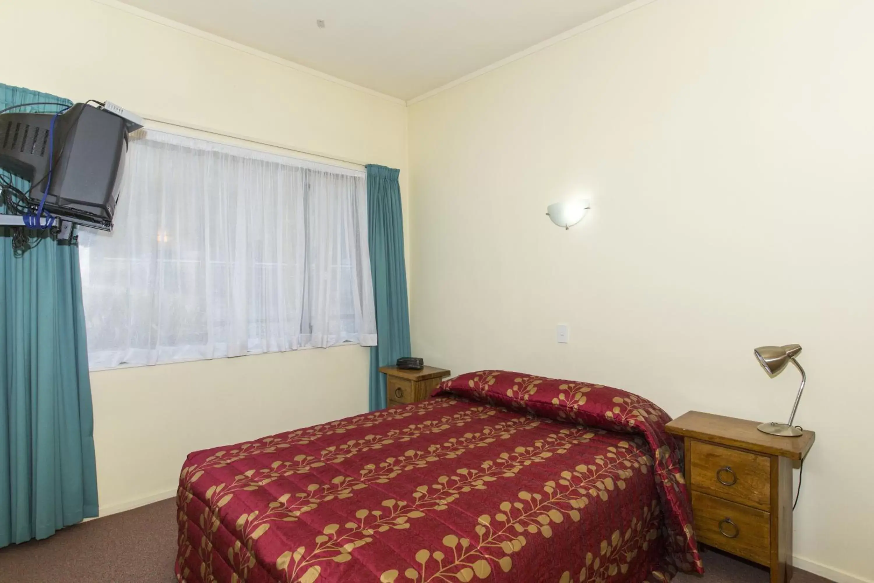 One-Bedroom Apartment with Spa Bath in Fernhill Motor Lodge One-Bedroom Apartment with Spa Bath in Fernhill Motor Lodge