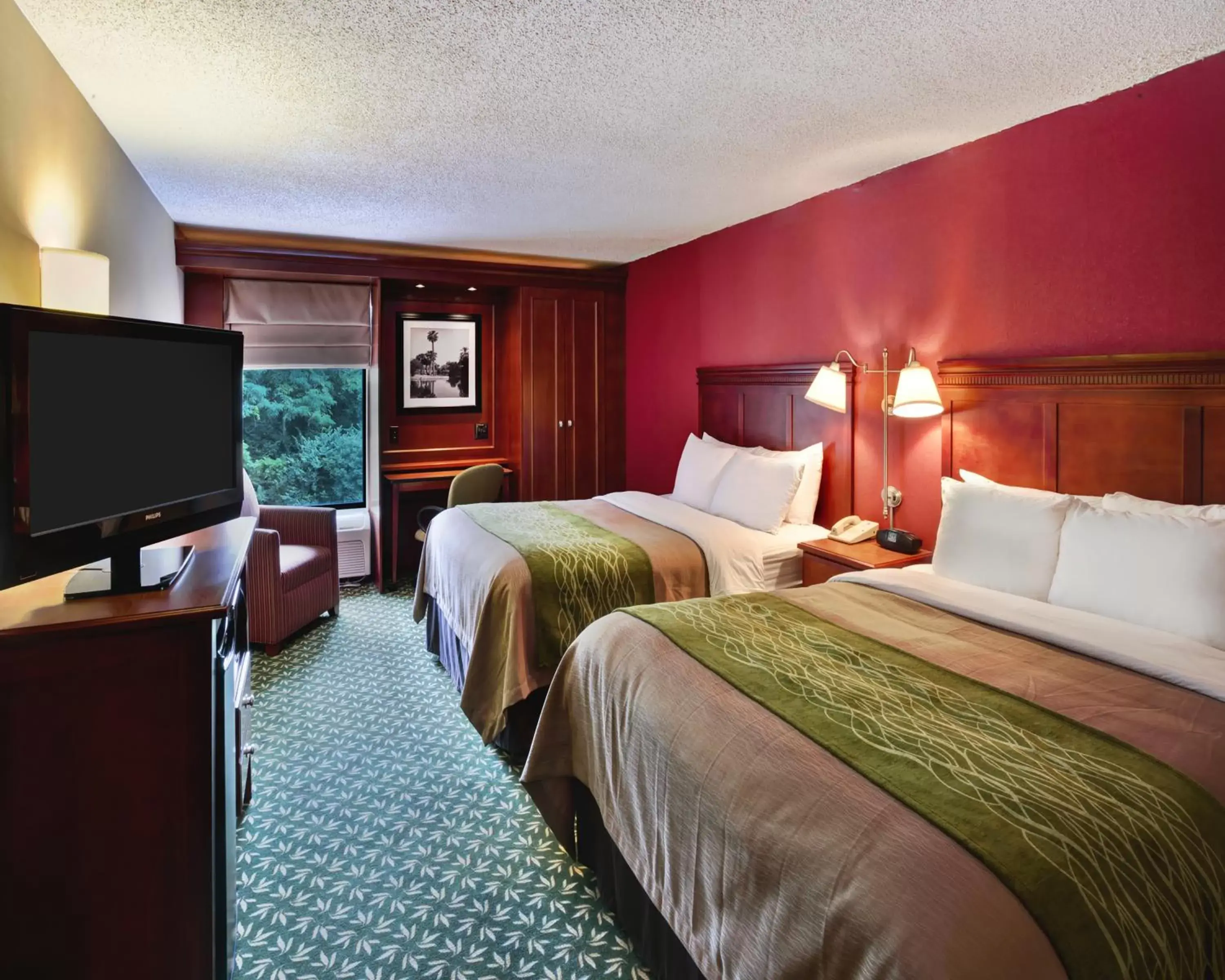 Queen Room with Two Queen Beds - Non-Smoking in Comfort Inn Oxford - University Area Queen Room with Two Queen Beds - Non-Smoking in Comfort Inn Oxford - University Area