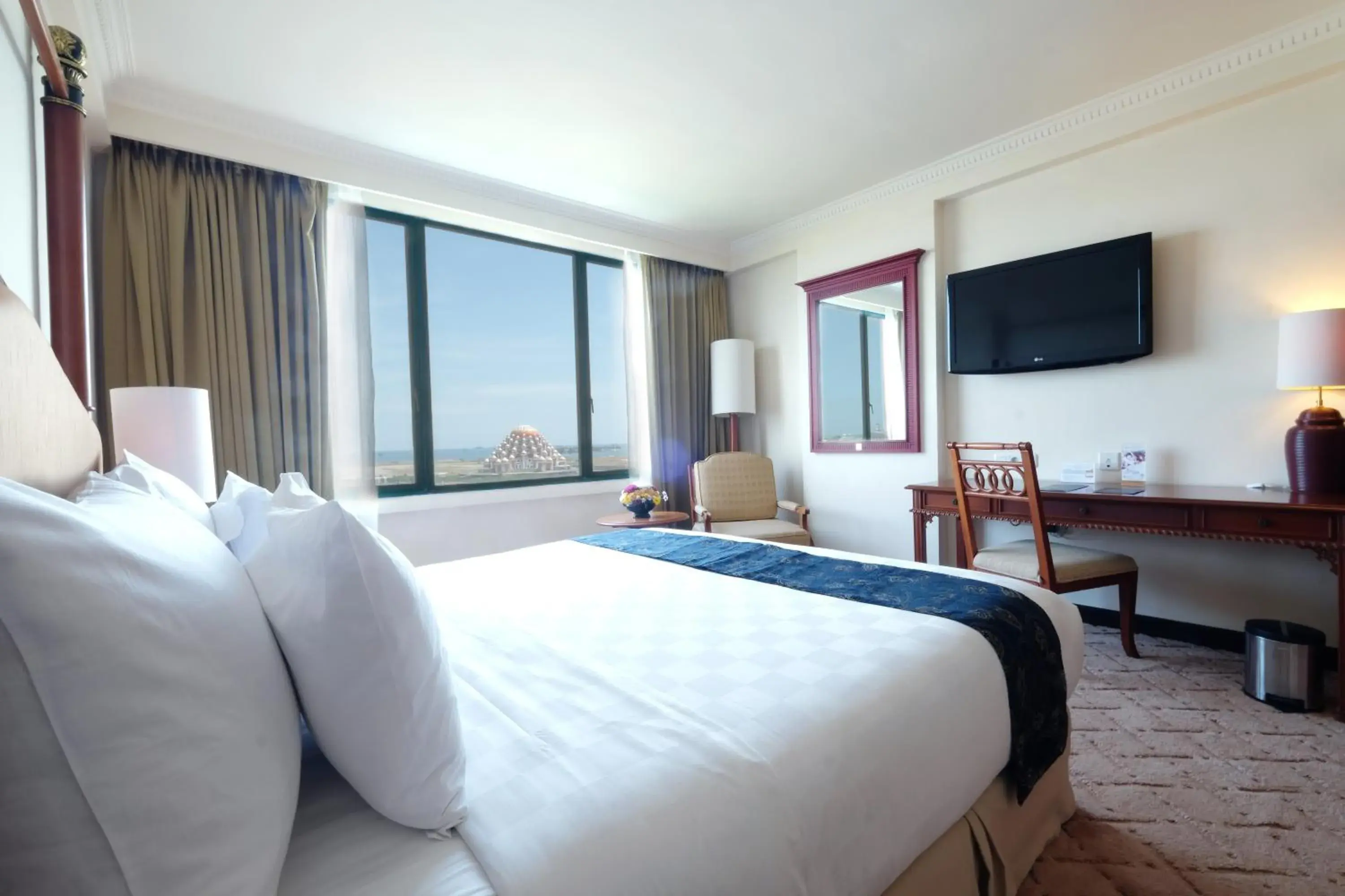 Aryaduta Suite Room in Aryaduta Makassar Aryaduta Suite Room in Aryaduta Makassar