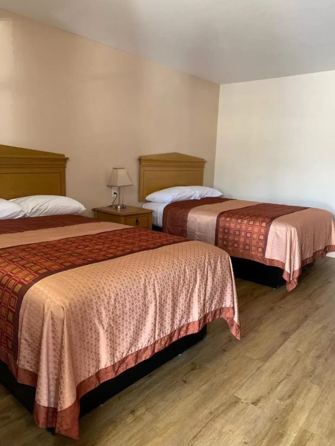 Double Room with Two Double Beds - Non-Smoking in Towne Inn Double Room with Two Double Beds - Non-Smoking in Towne Inn