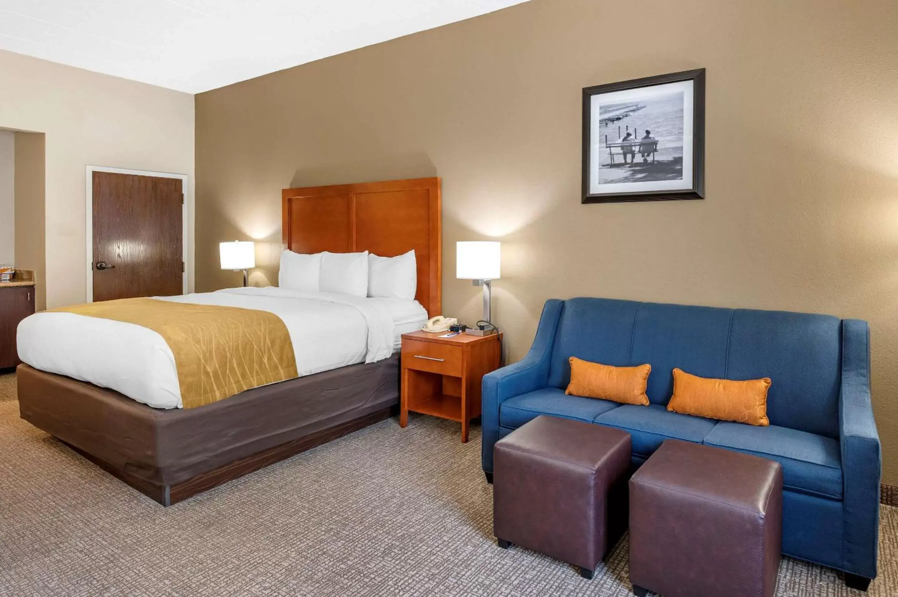 King Suite - Non-Smoking in Comfort Inn Oxford - University Area King Suite - Non-Smoking in Comfort Inn Oxford - University Area