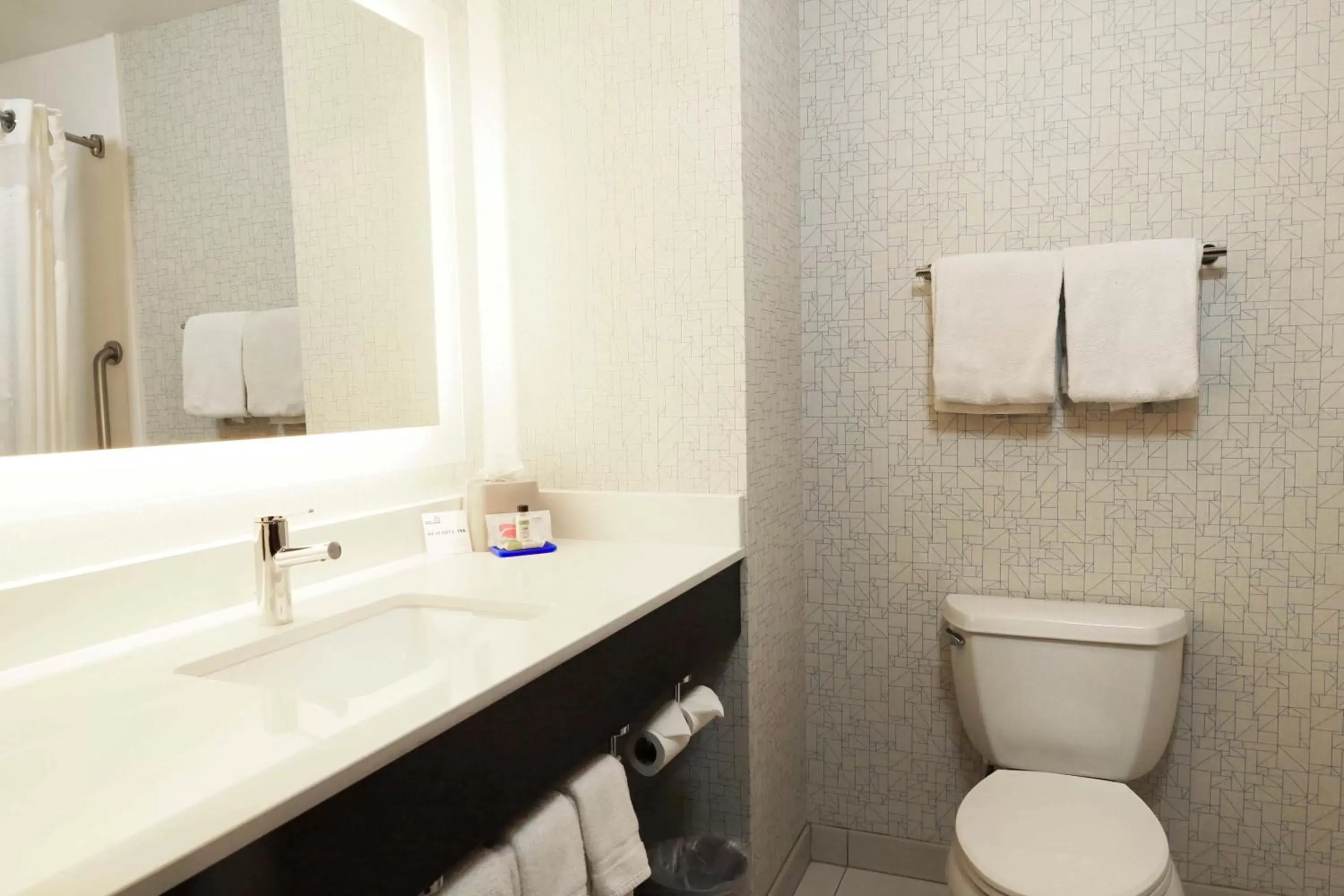 King Suite in Holiday Inn Express Hotel & Suites Napa Valley-American Canyon, an IHG Hotel King Suite in Holiday Inn Express Hotel & Suites Napa Valley-American Canyon, an IHG Hotel