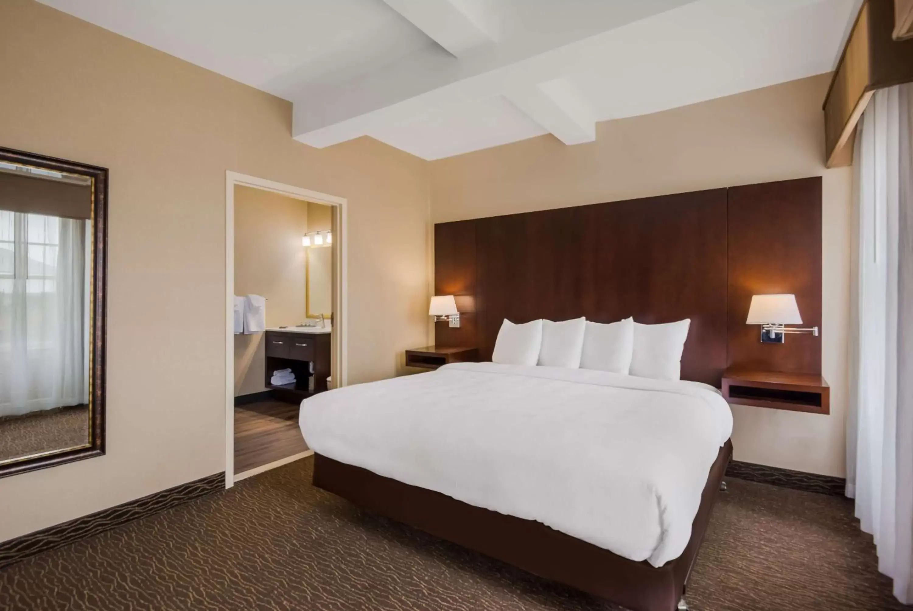 King Suite - Disability Access in Best Western Syracuse Downtown Hotel and Suites King Suite - Disability Access in Best Western Syracuse Downtown Hotel and Suites
