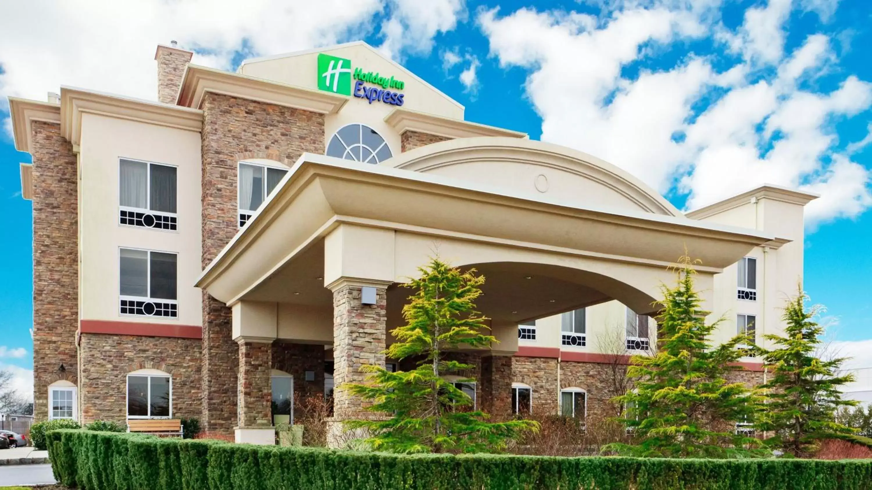 Holiday Inn Express Hotel & Suites East End by IHG Holiday Inn Express Hotel & Suites East End by IHG